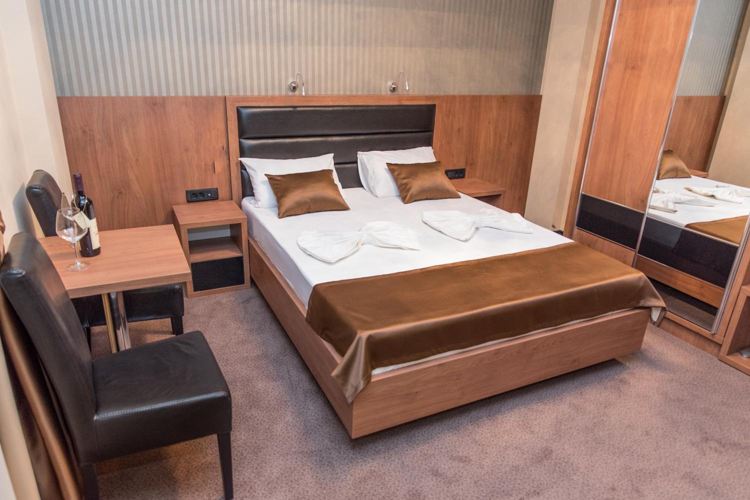 Deluxe Double or Twin Room