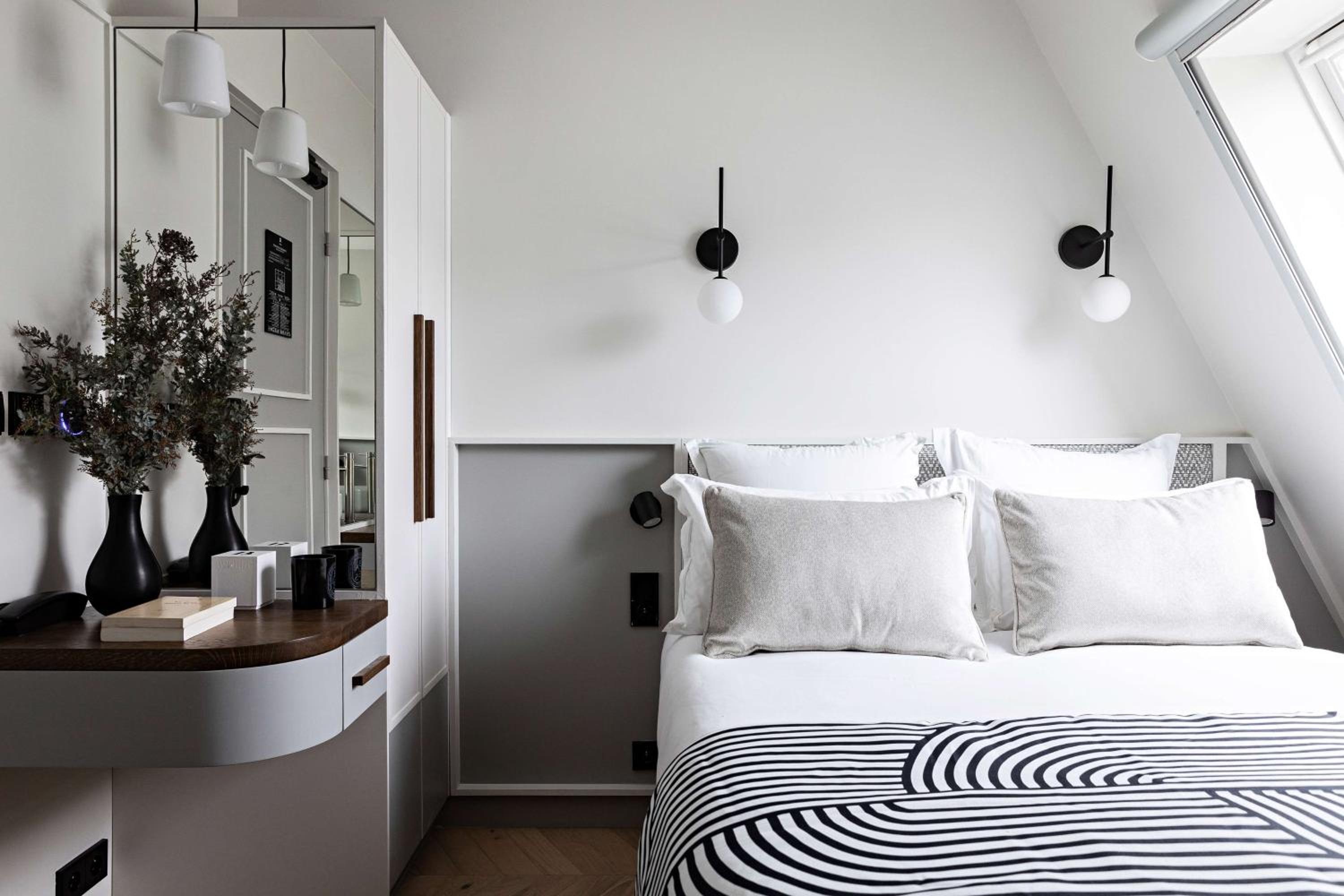 Classic Double Room - Non-Smoking