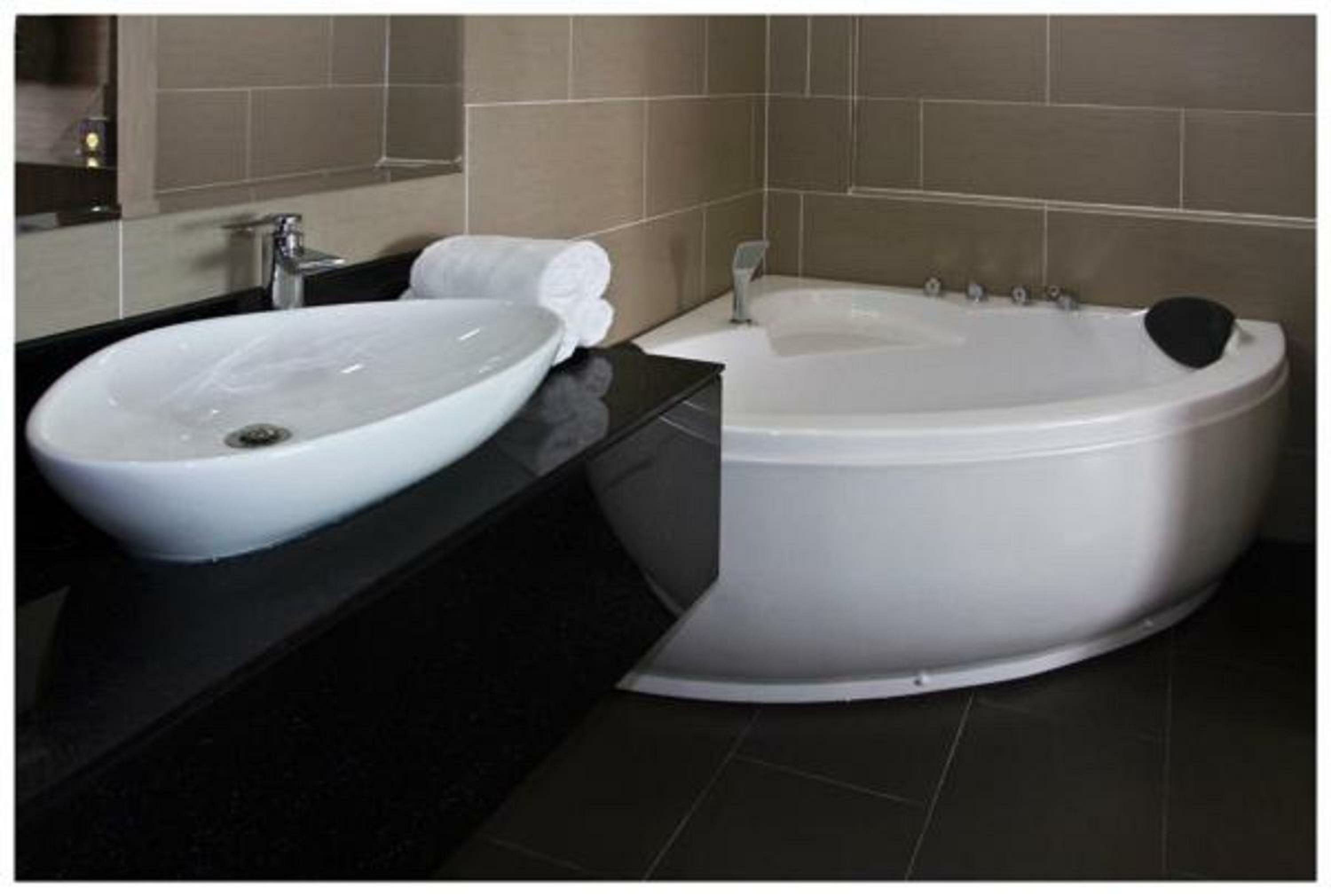 Superior Triple Room with City View