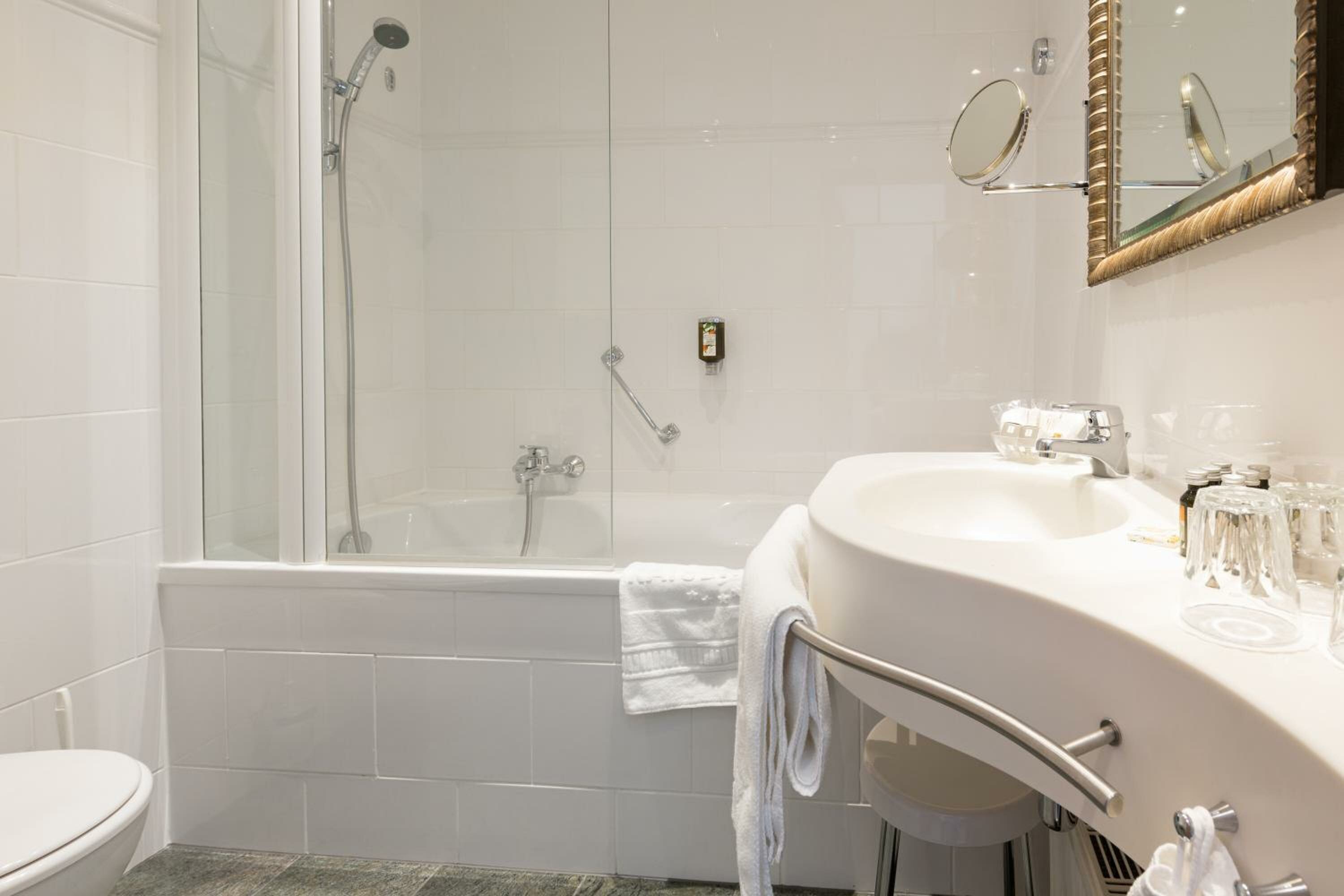 Classic Double or Twin Room with extra bed