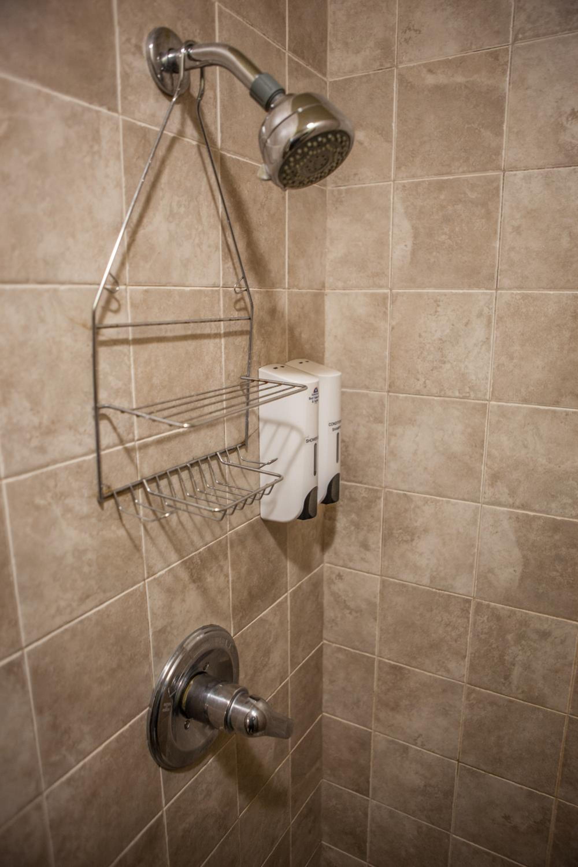 Standard Queen Room With Shared Bathroom