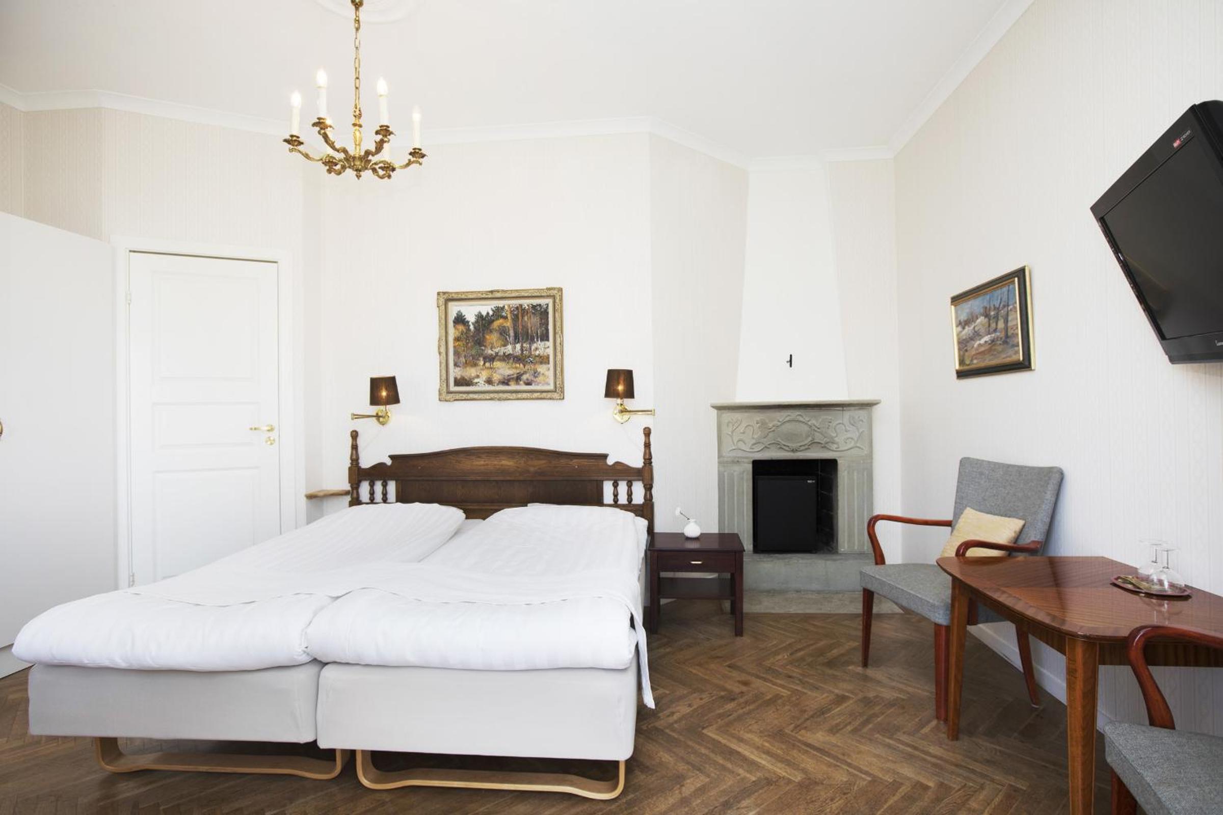 Double or Twin Room with Balcony