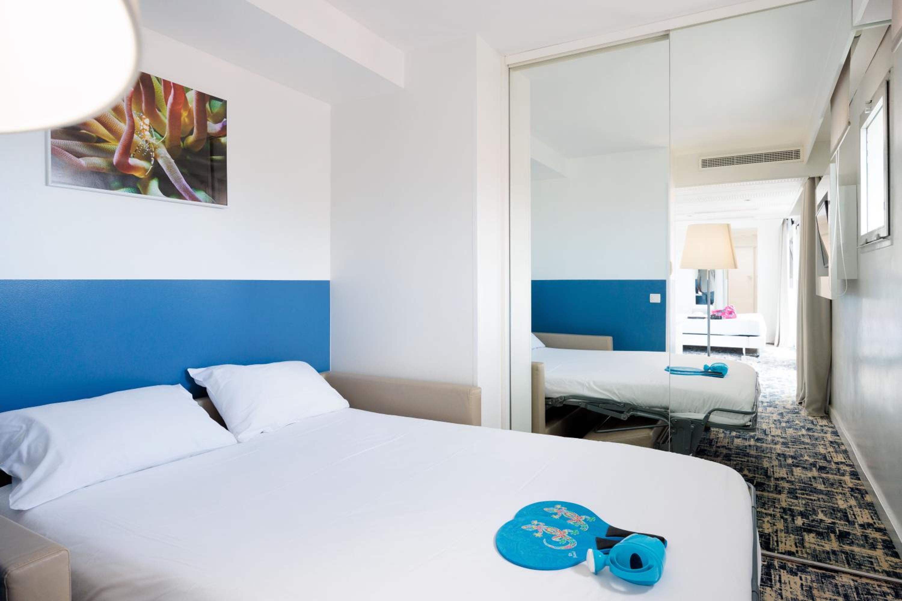 Standard Family Suite