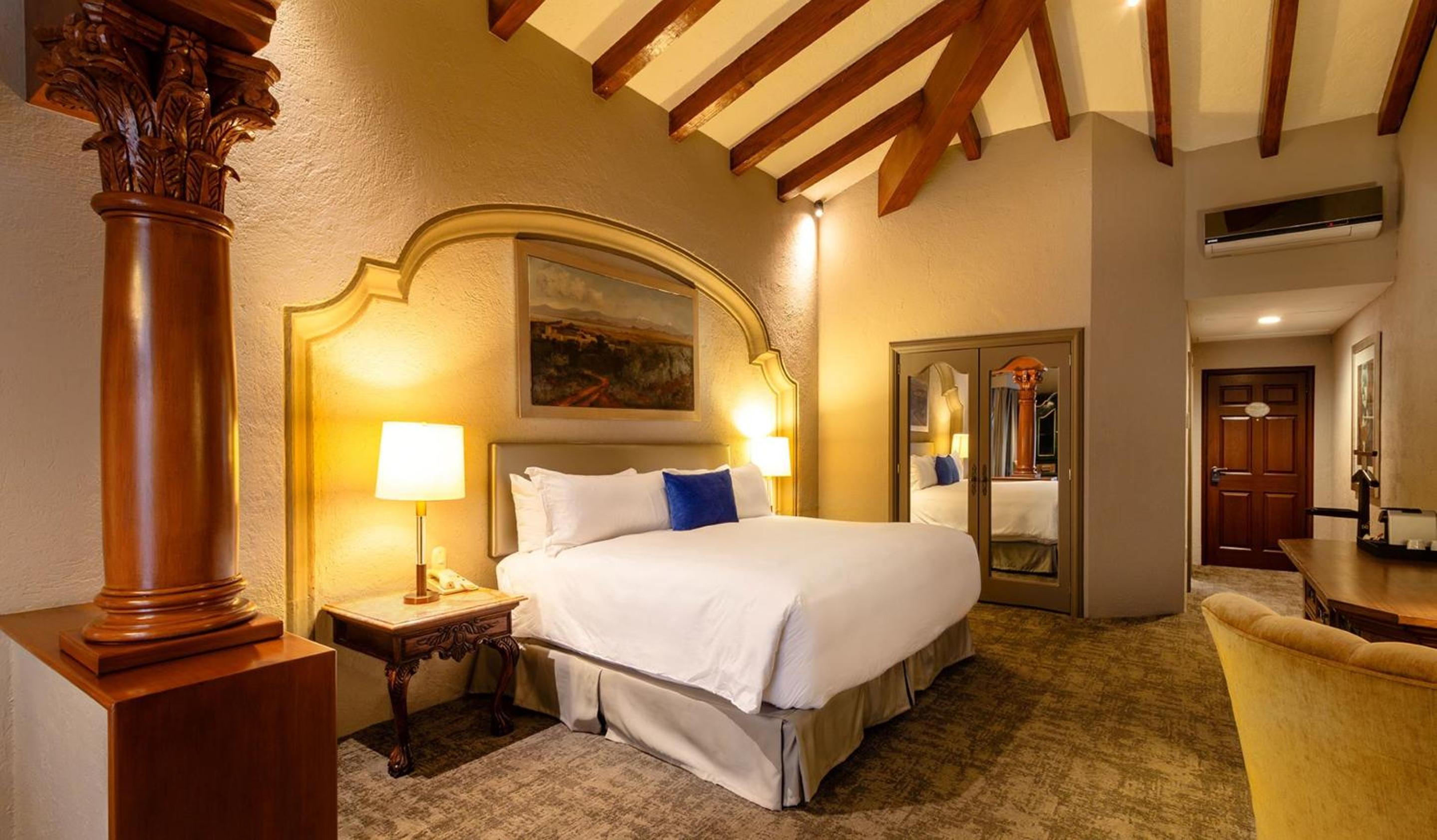 Grand Class King Suite