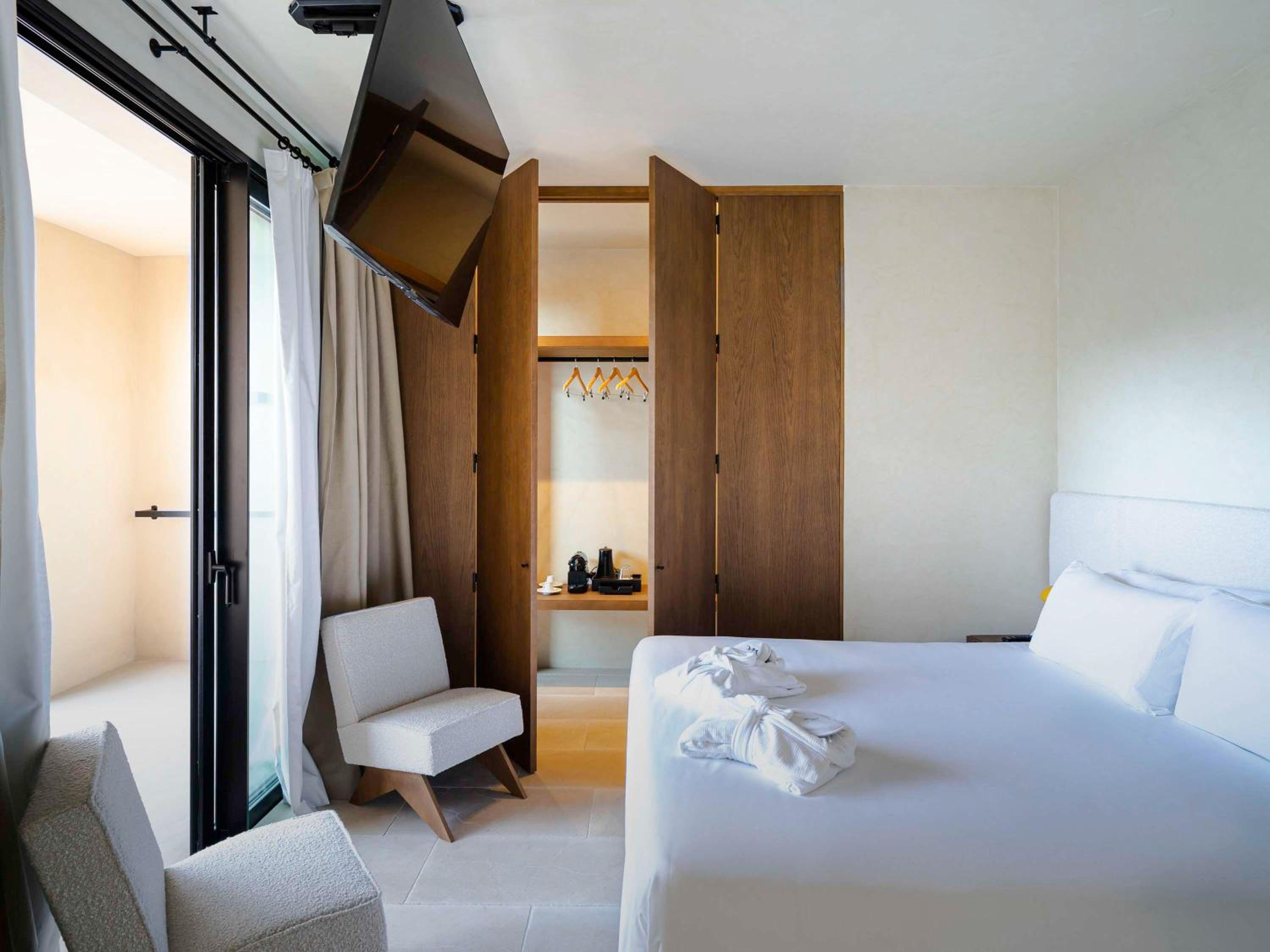 Open Sky Suite with Terrace and Sea View