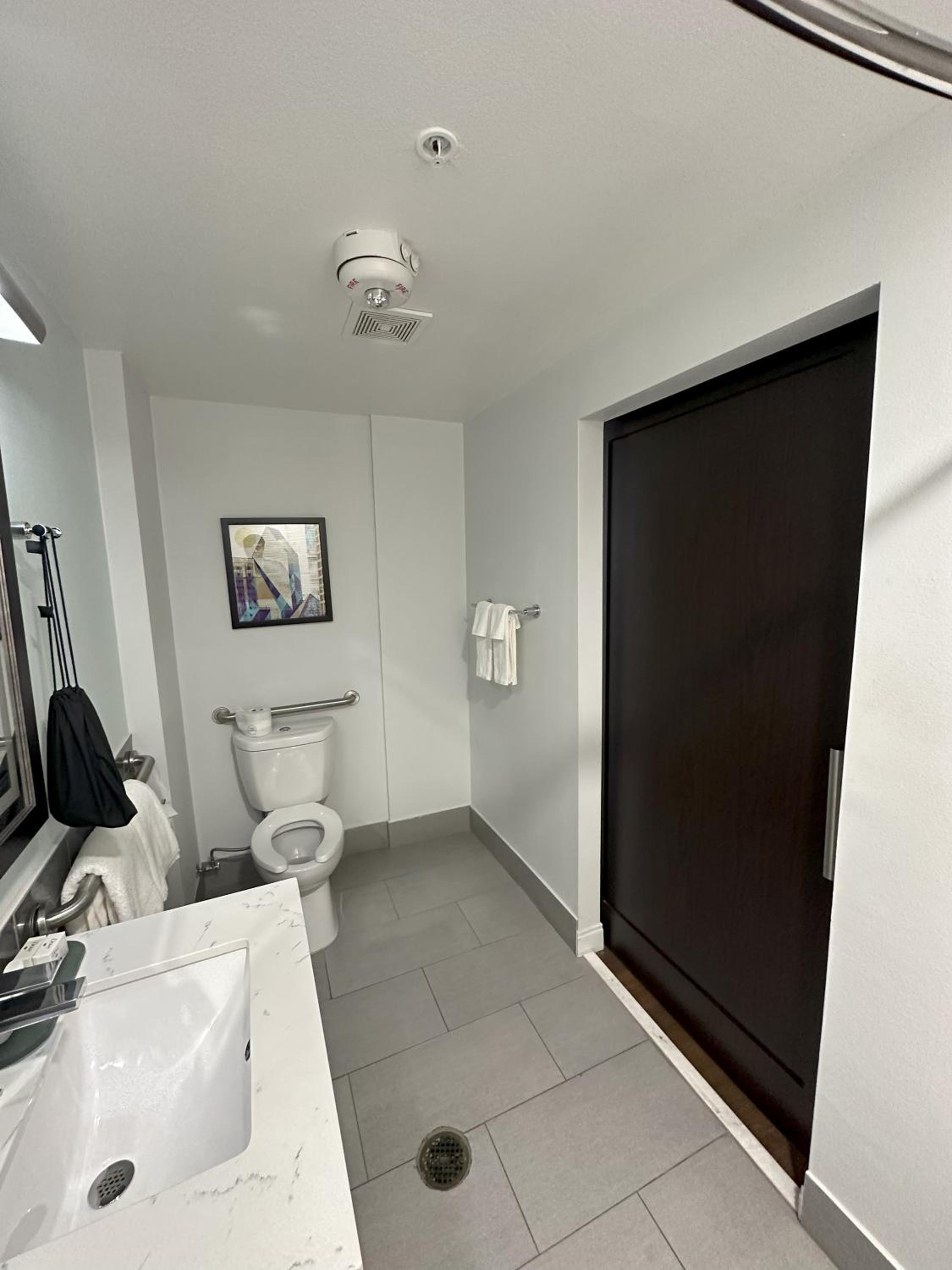 Double Room - Mobility Access Tub/Non-Smoking