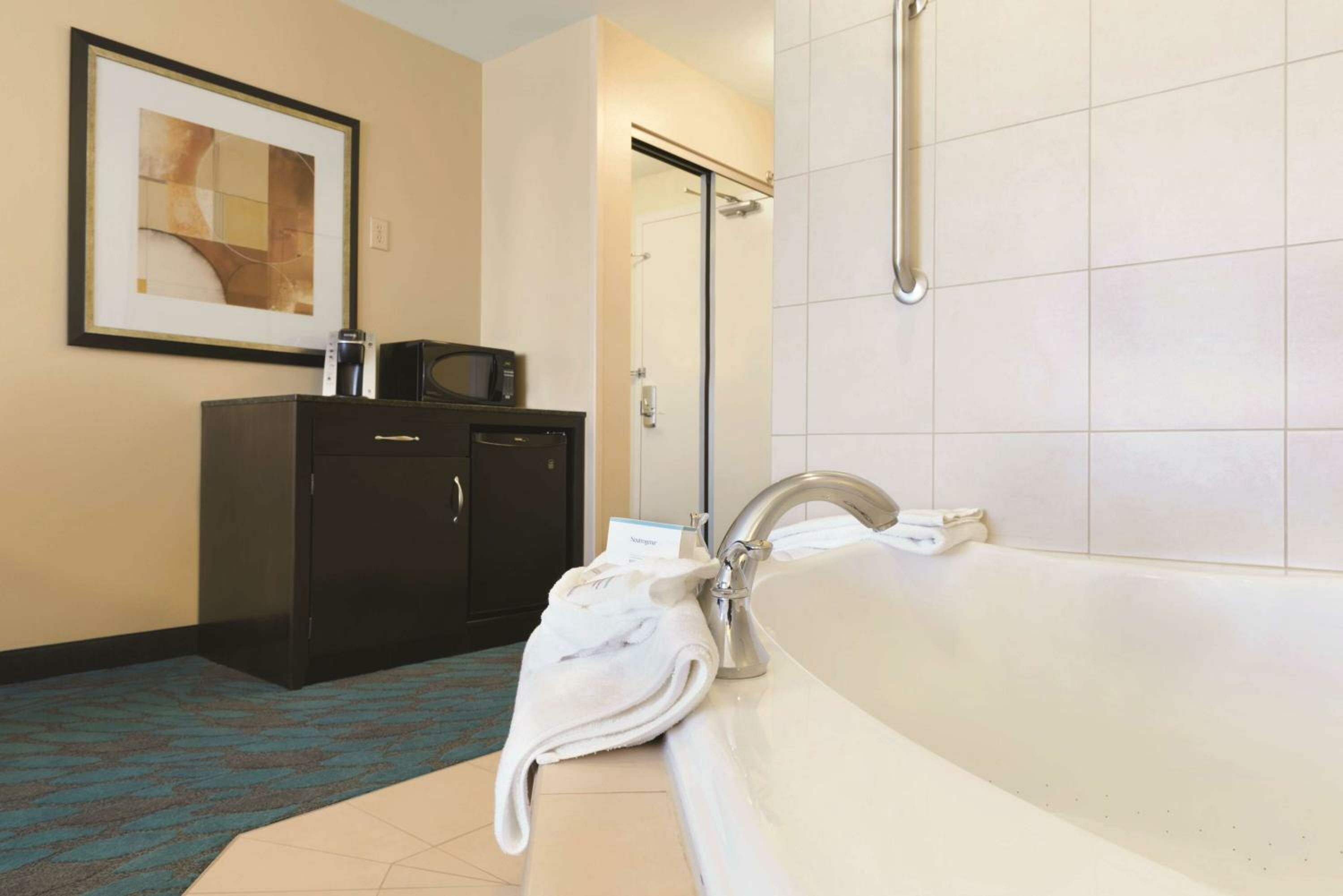 King Room with Whirlpool