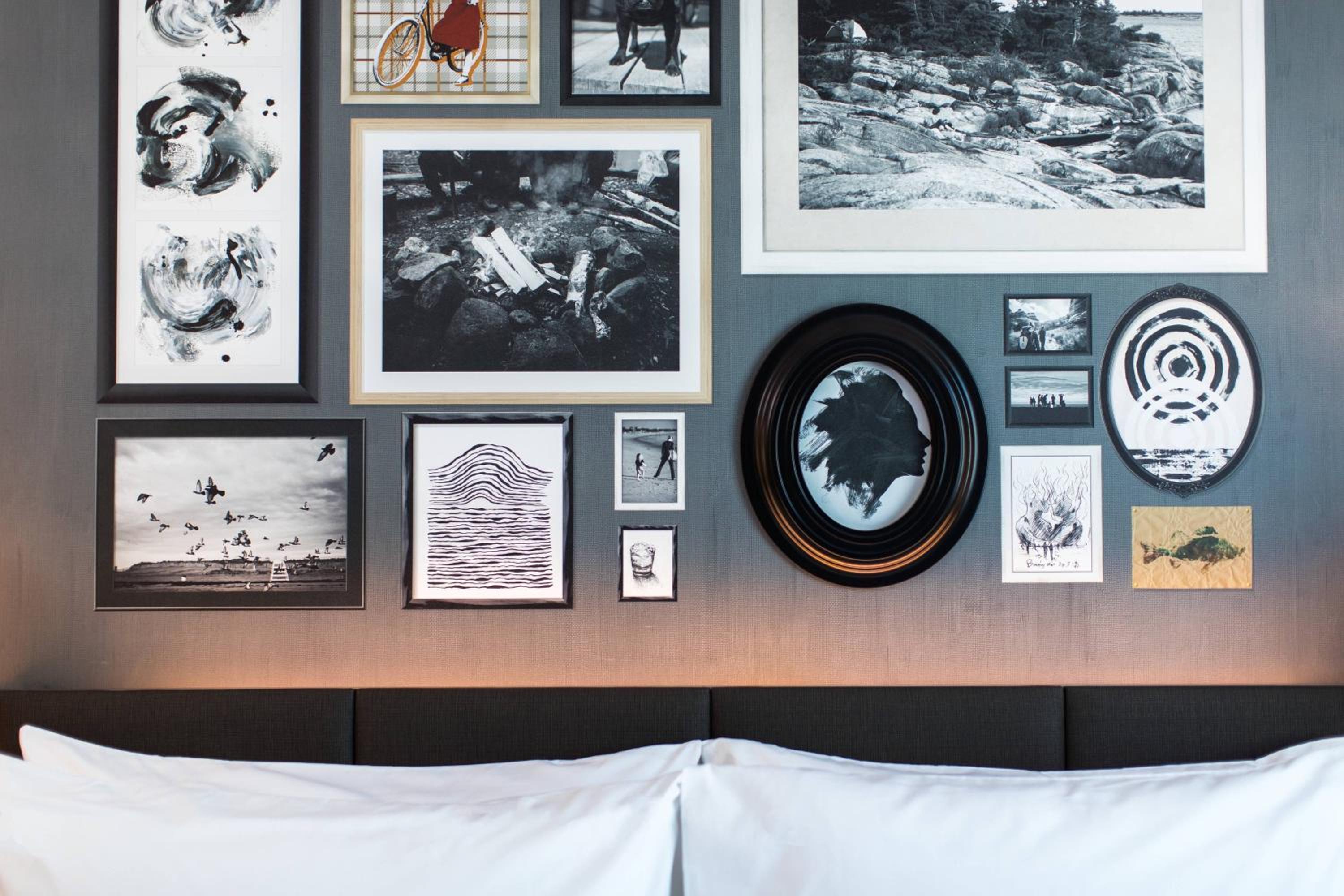 King Room with Sofa Bed - Hearing Accessible