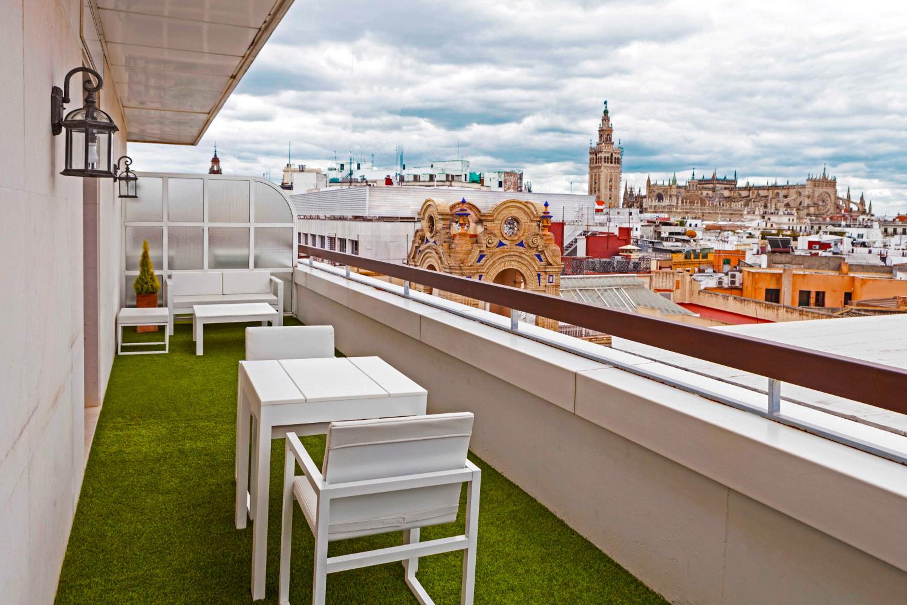 Deluxe Double Room with Terrace