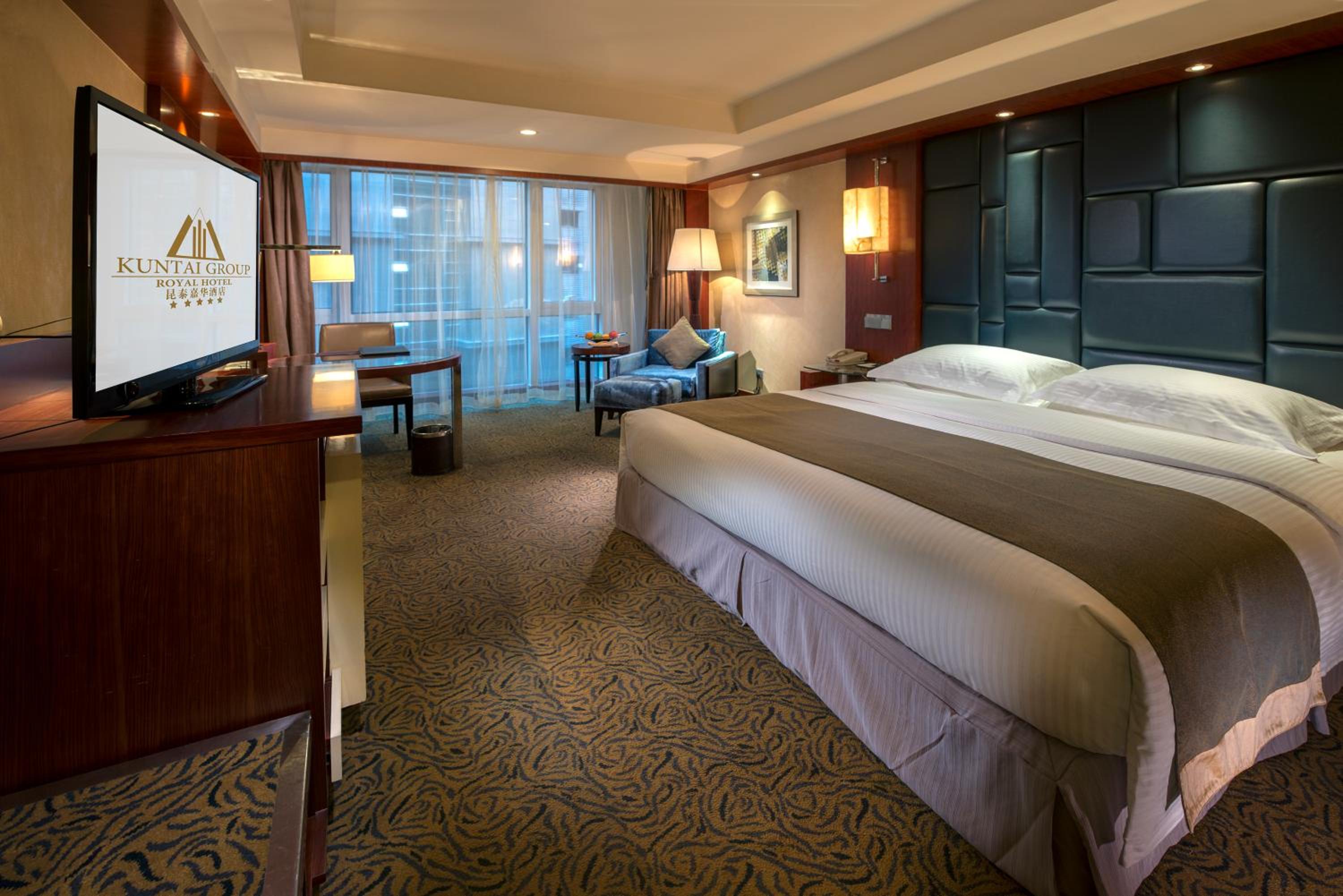 Deluxe King Room