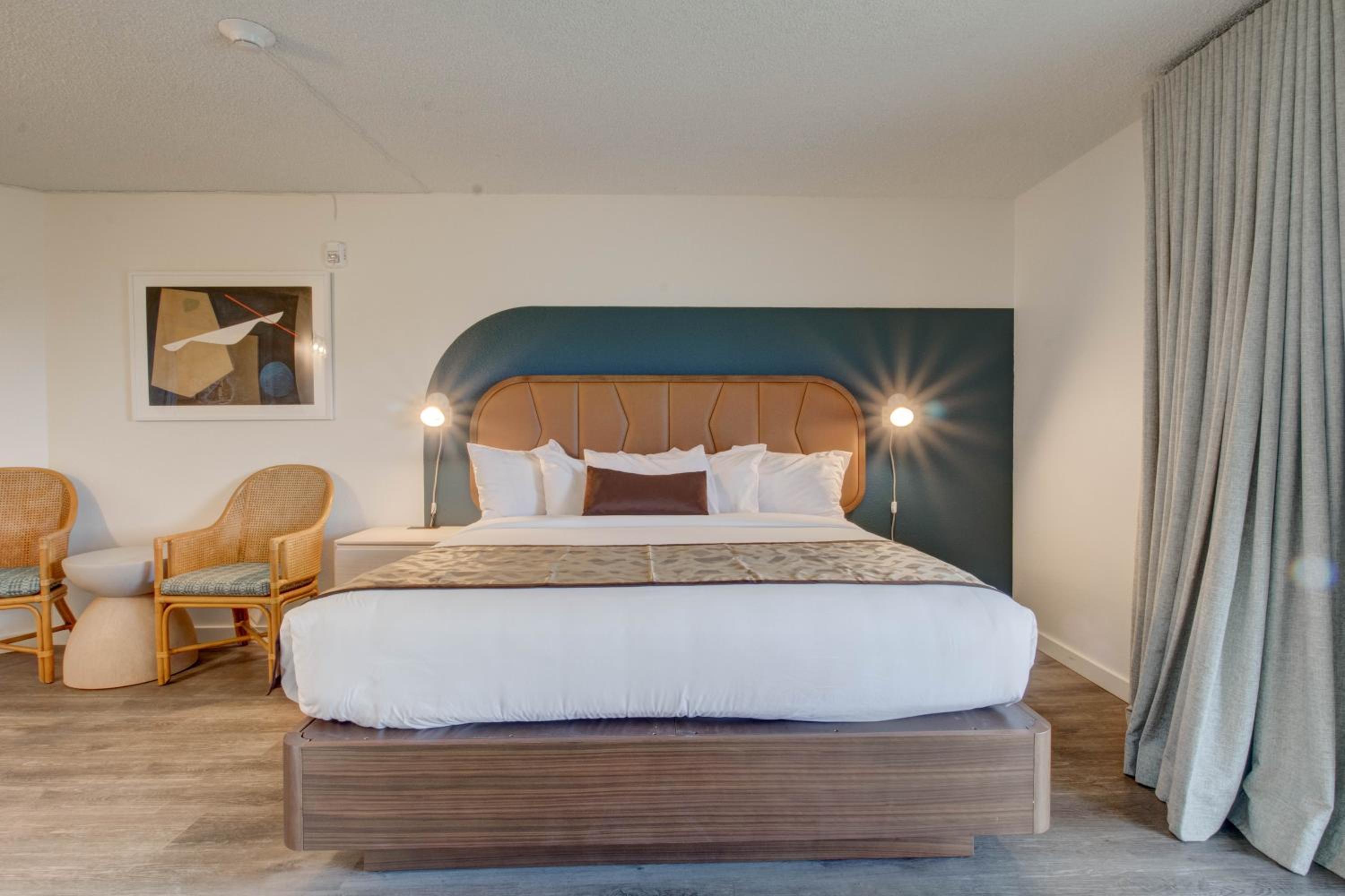 King Room with Balcony and Ocean View - Pet Friendly
