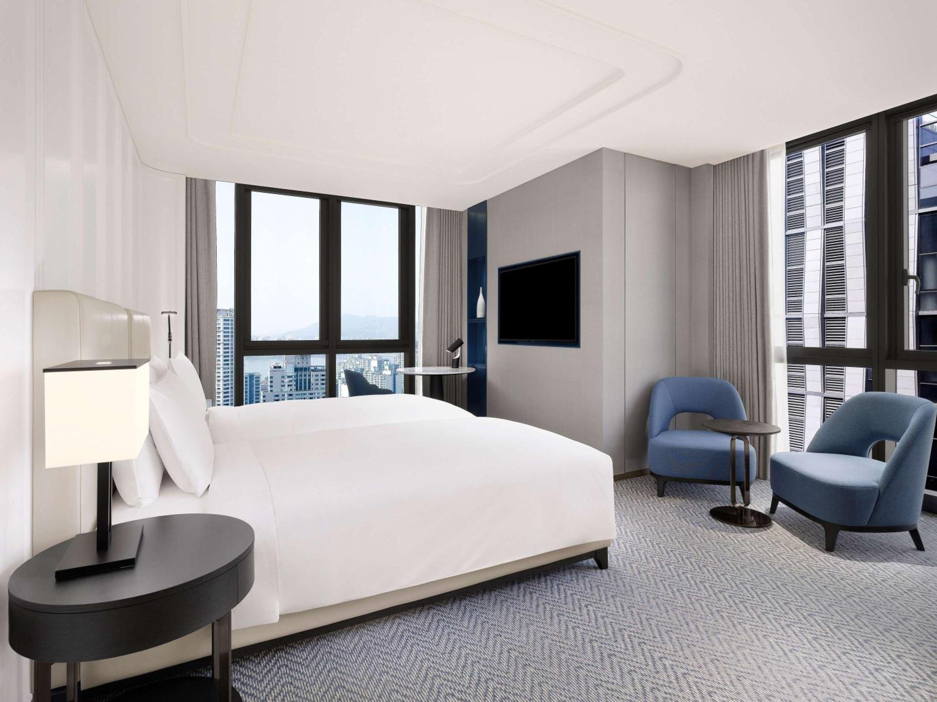 Luxury Room with 2 Single Beds