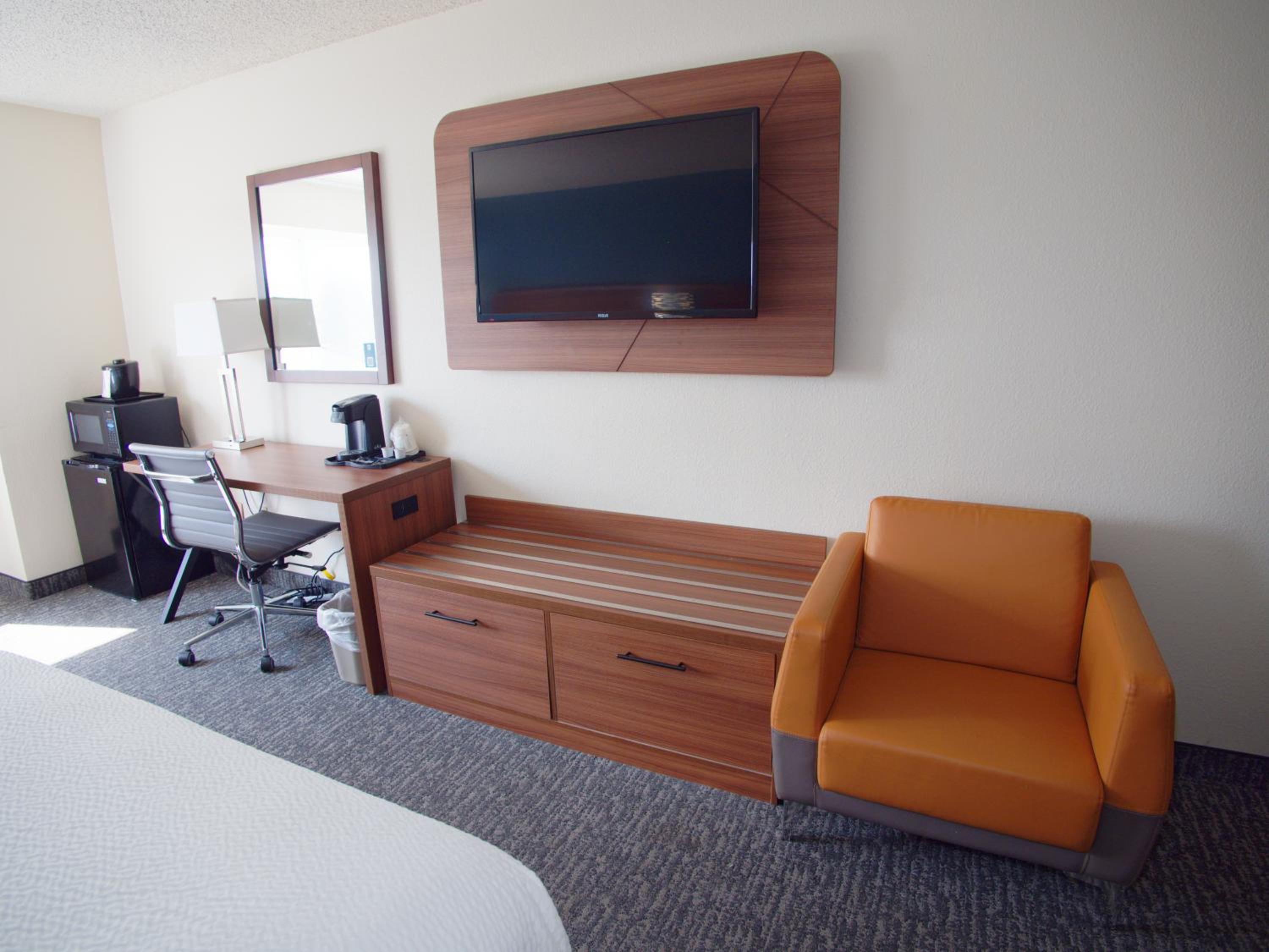 Queen Room with Three Queen Beds - Non-Smoking