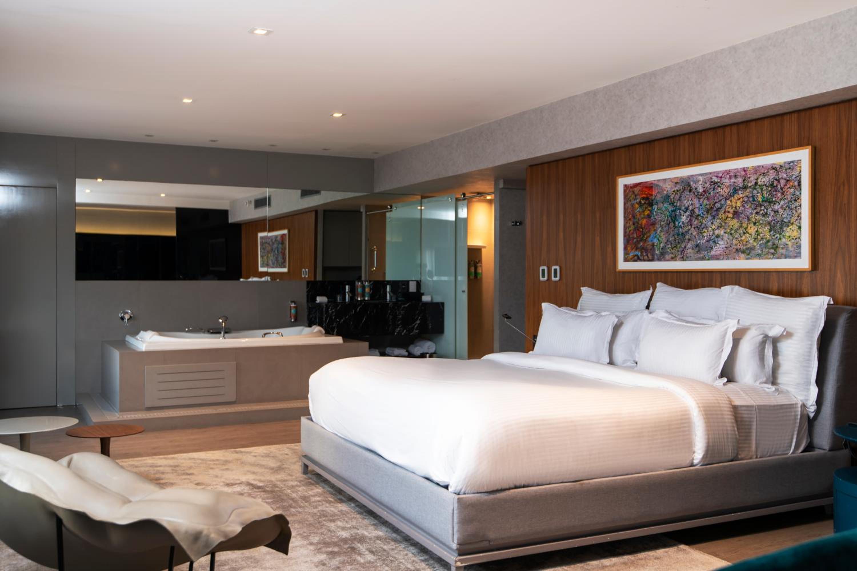 Pullman Queen Suite By Trousseau with View