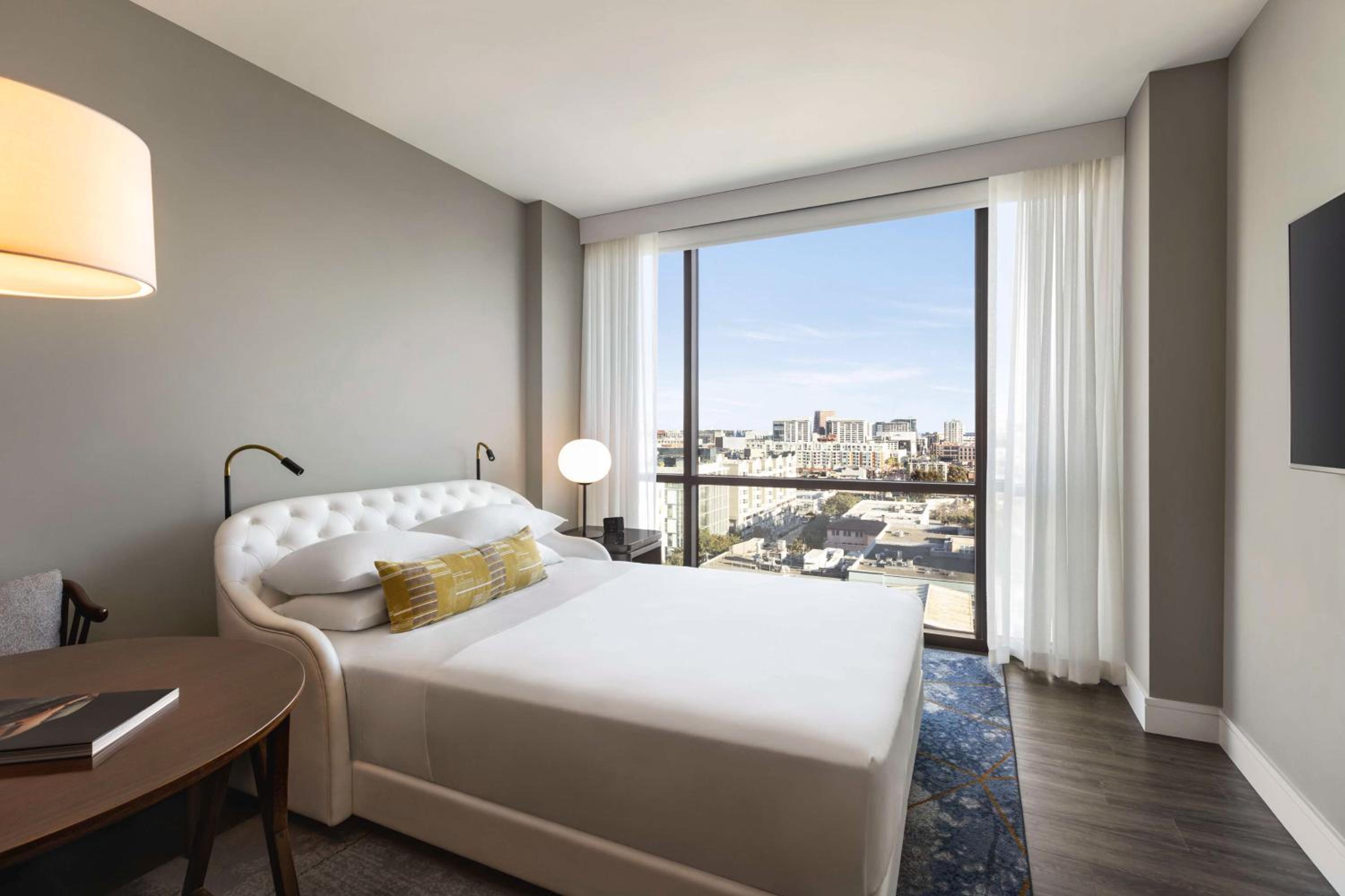 Corner Queen Room with Roll-In Shower and City View - Mobility/Hearing Accessible