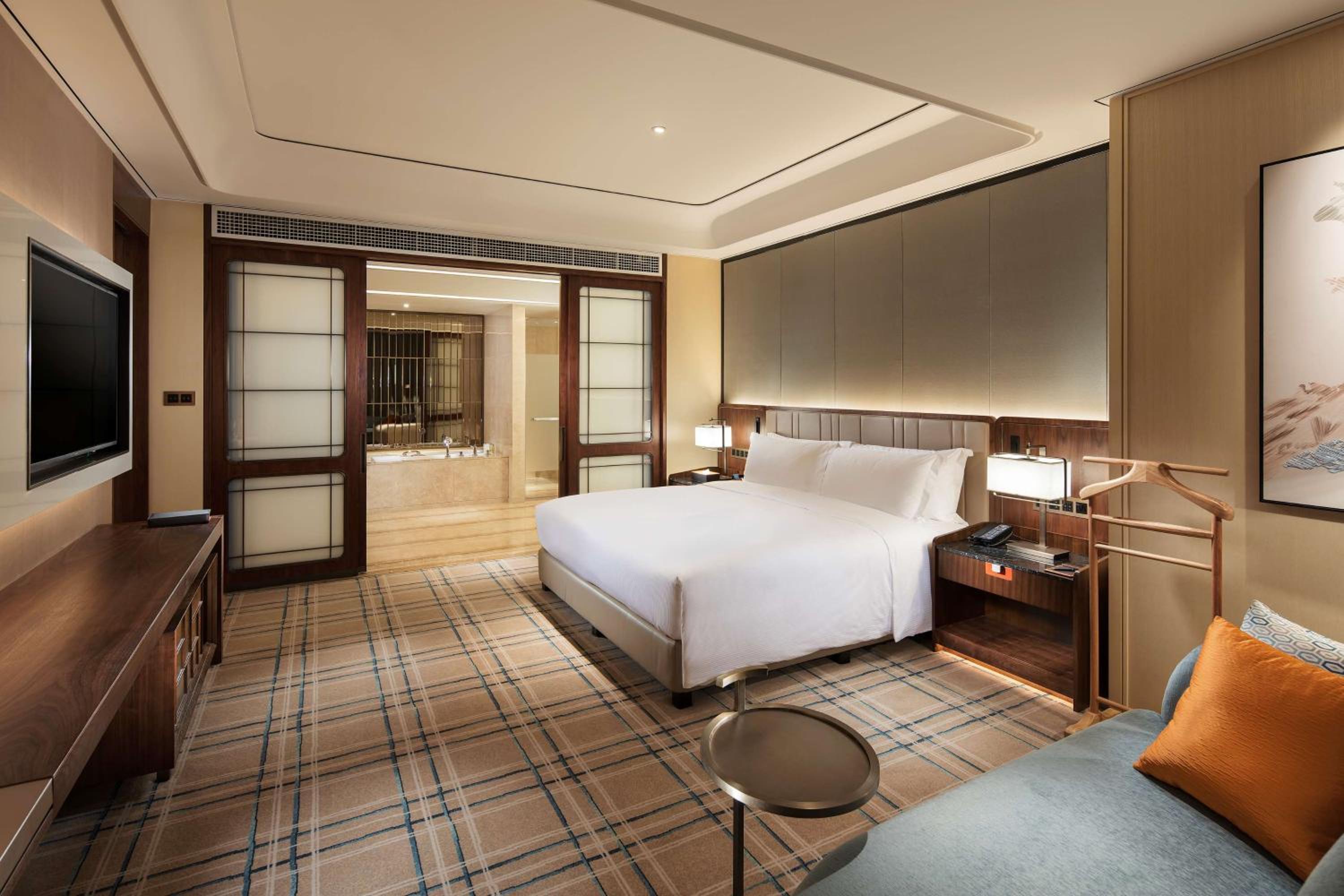 One-Bedroom King Suite