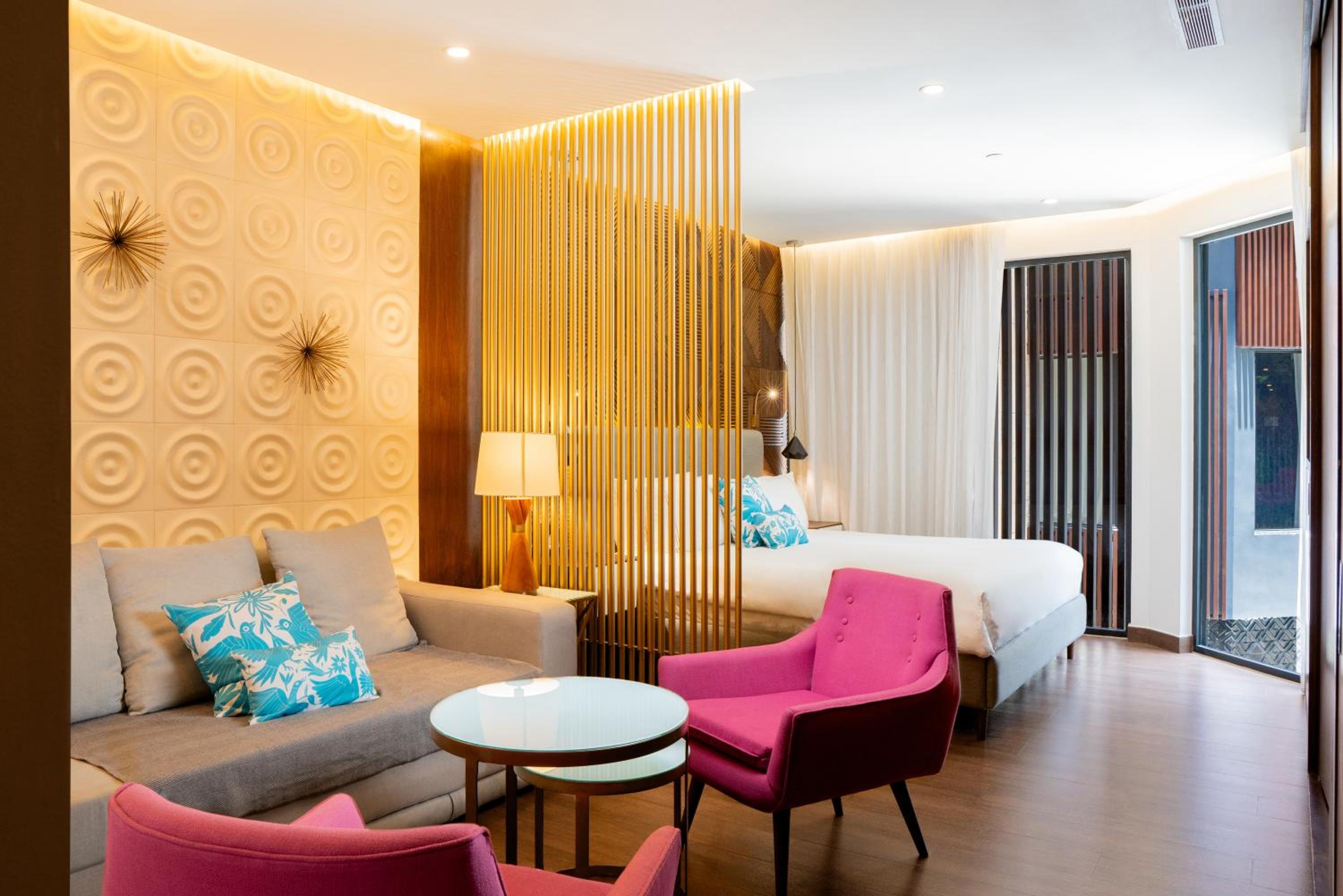 Junior King Suite with Seating Area