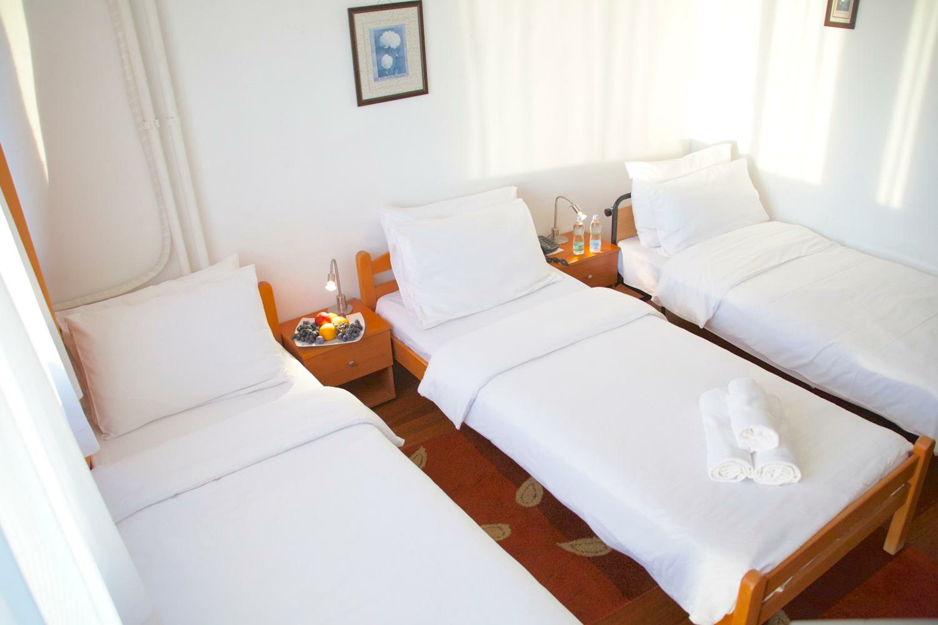 Standard Triple Room with Free Parking