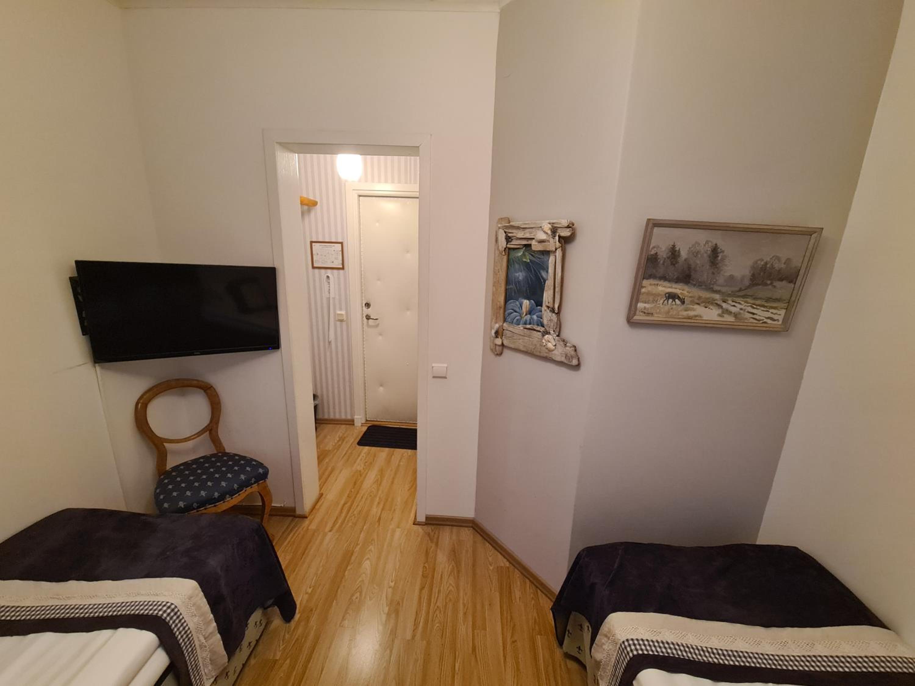 Standard Twin Room with Private Bathroom