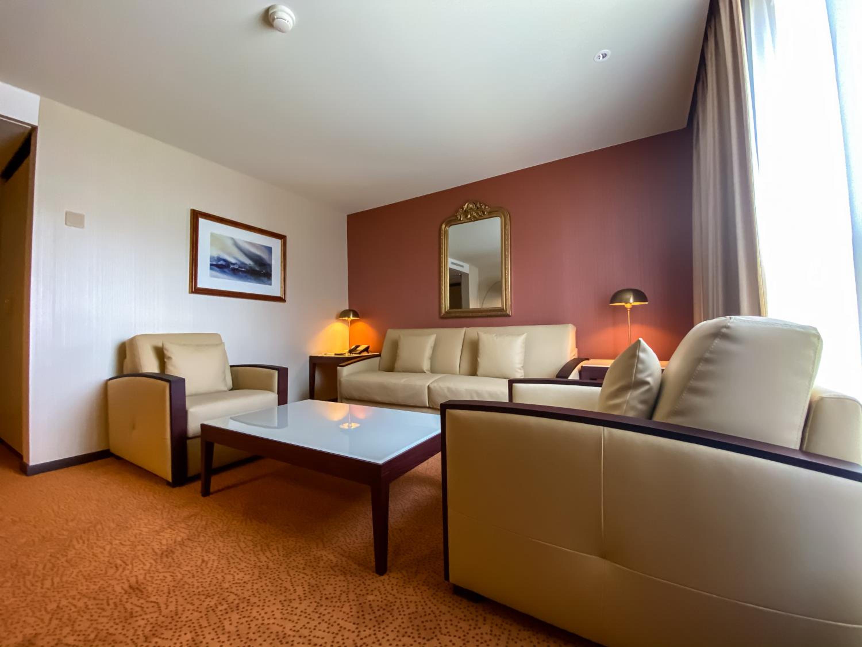 Executive Suite Quattro