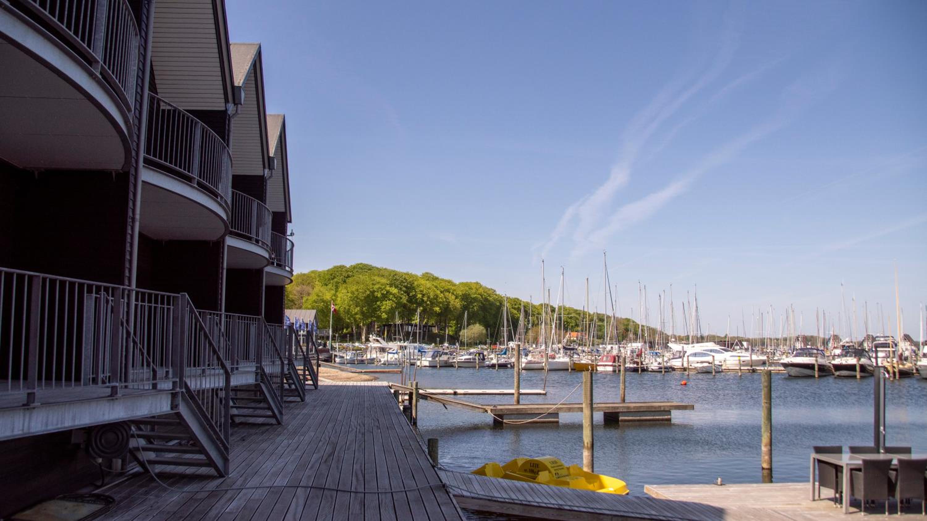 Lejlighed med udsigt til vandet,  stueetage. Max 4 pers.