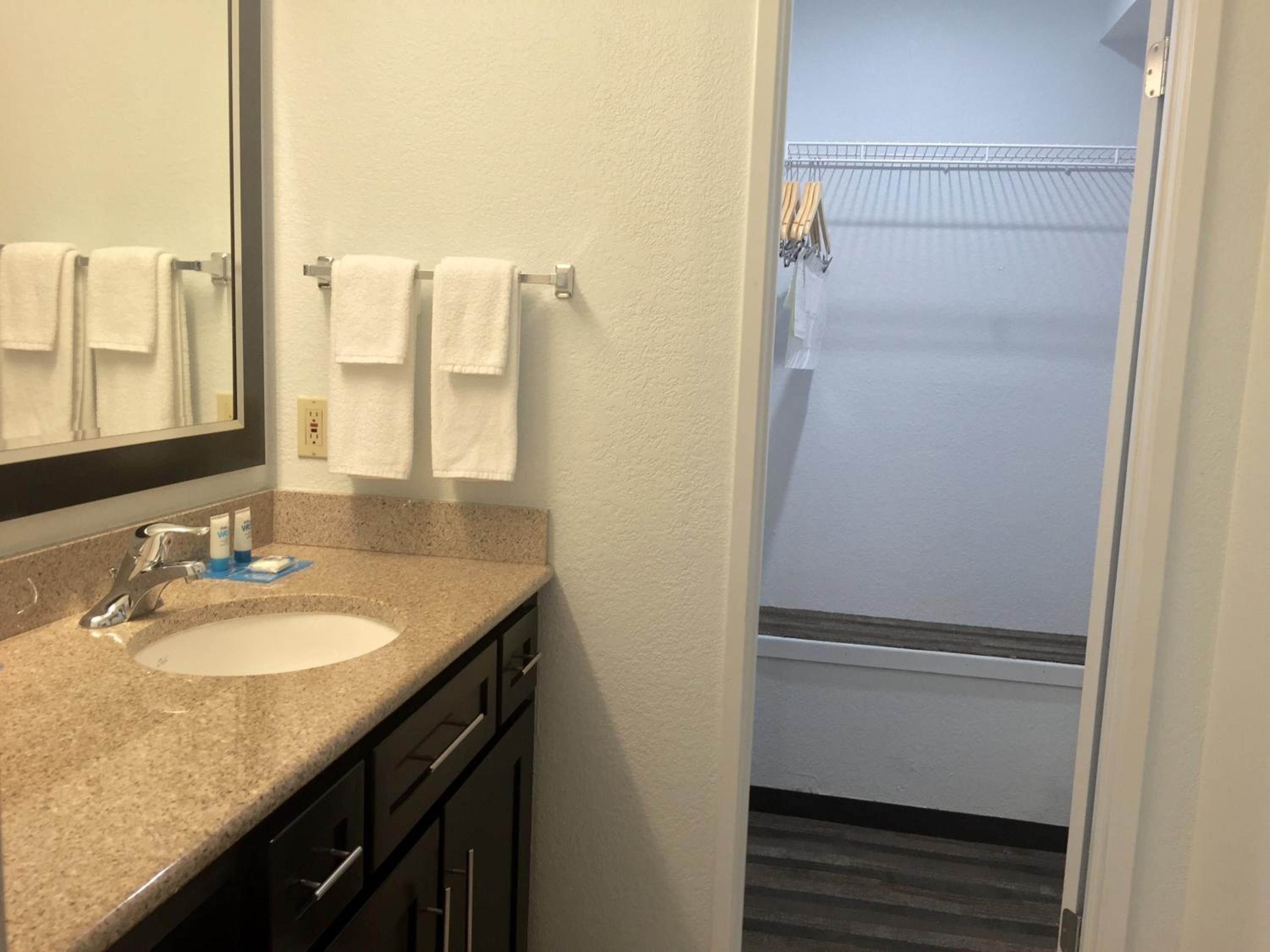 One-Bedroom King Suite