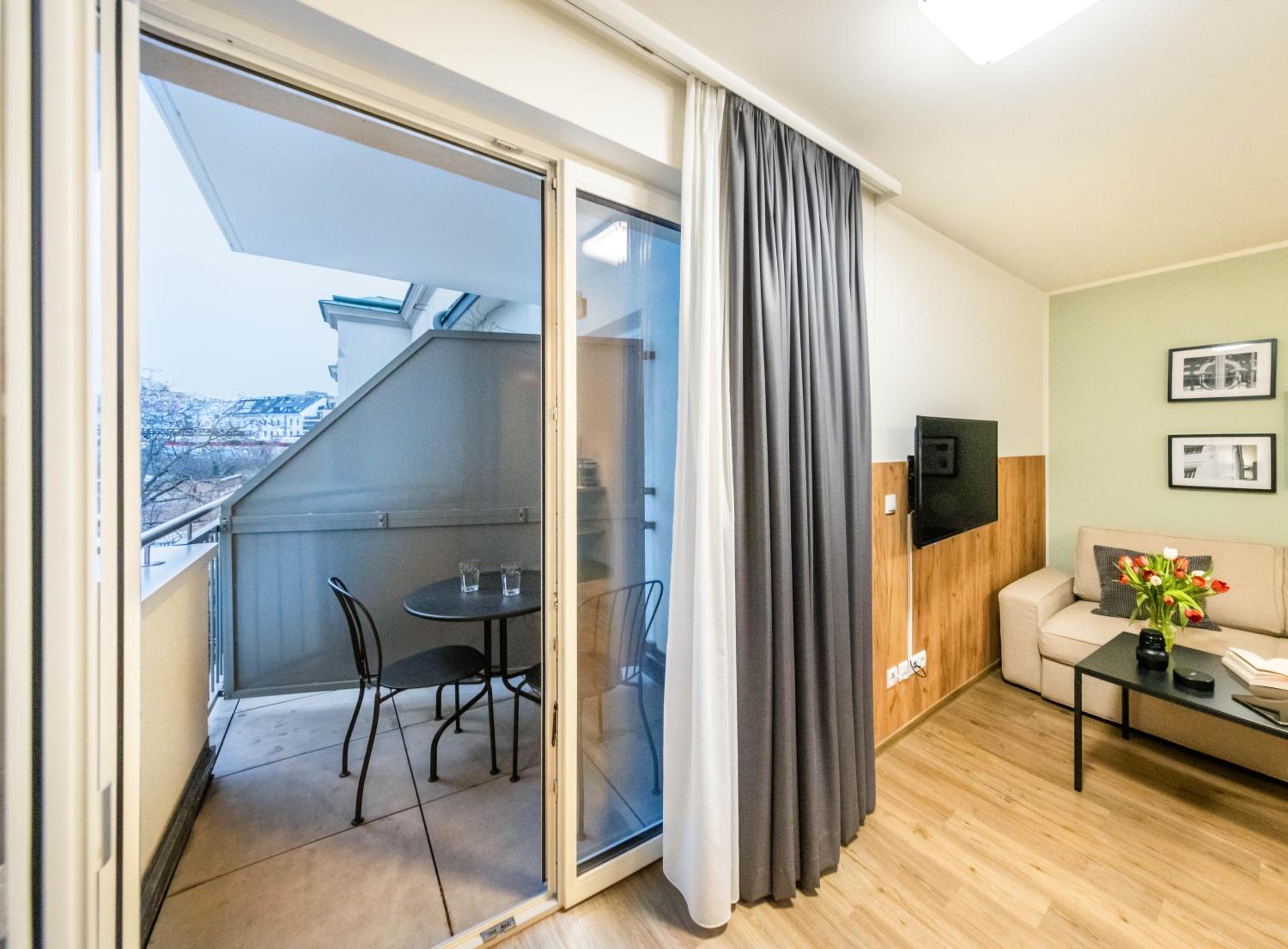 Deluxe 1-Bedroom Balcony