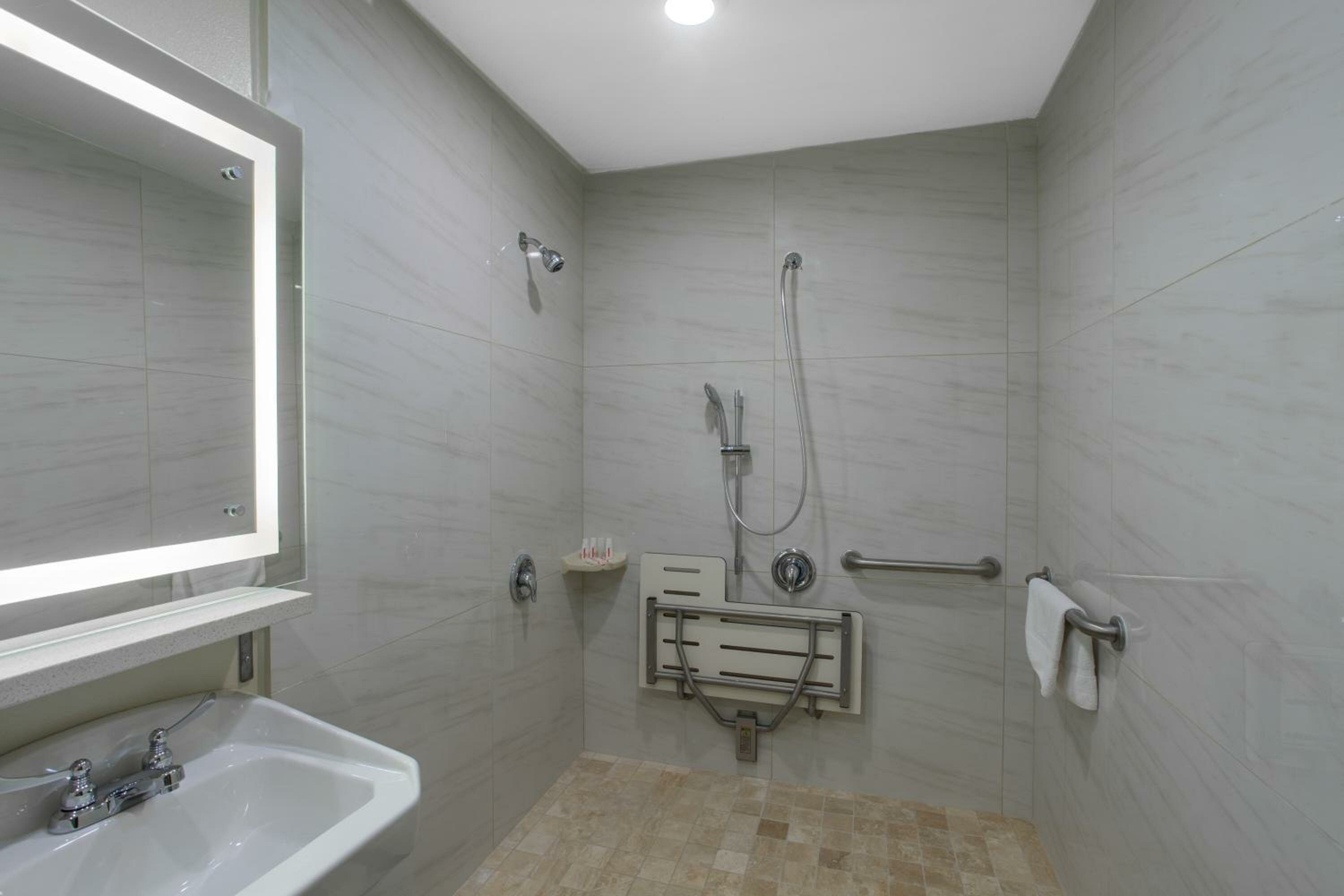 Double Room with Mobility/Hearing Impaired Access - Non-Smoking