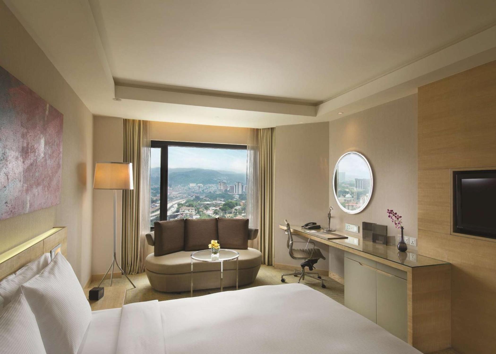 Deluxe King Room - Mountain View