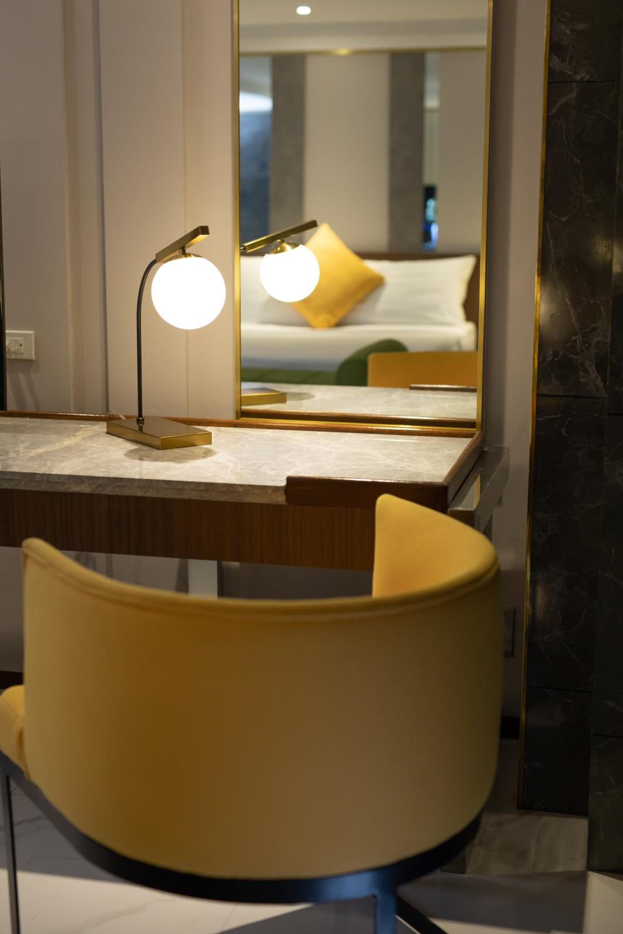 Plaza Suite
