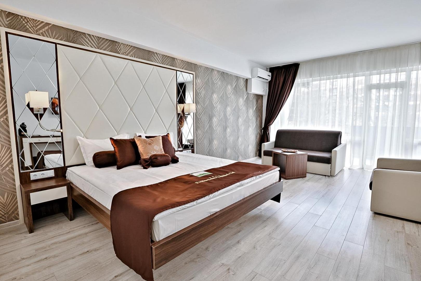 Deluxe Family Room with Balcony - Free Aquapark Access