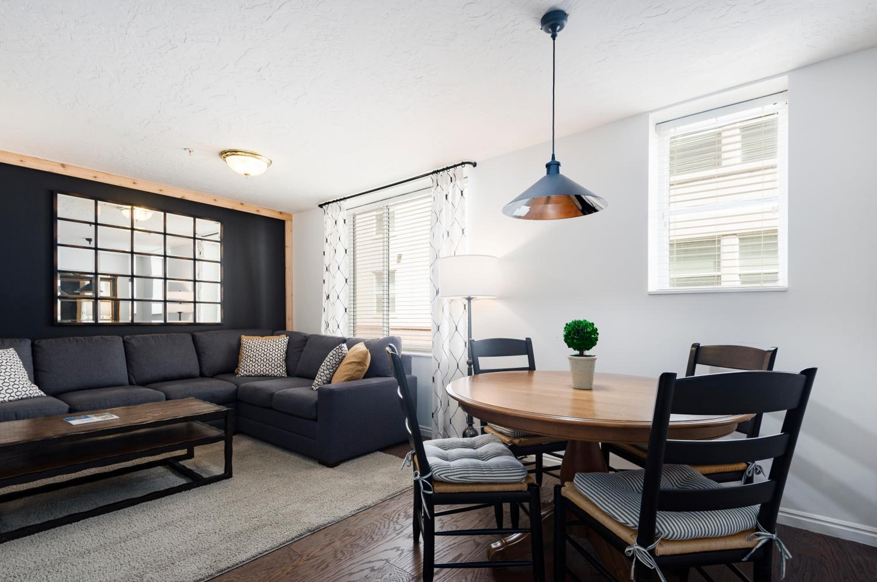 Deluxe Apartment