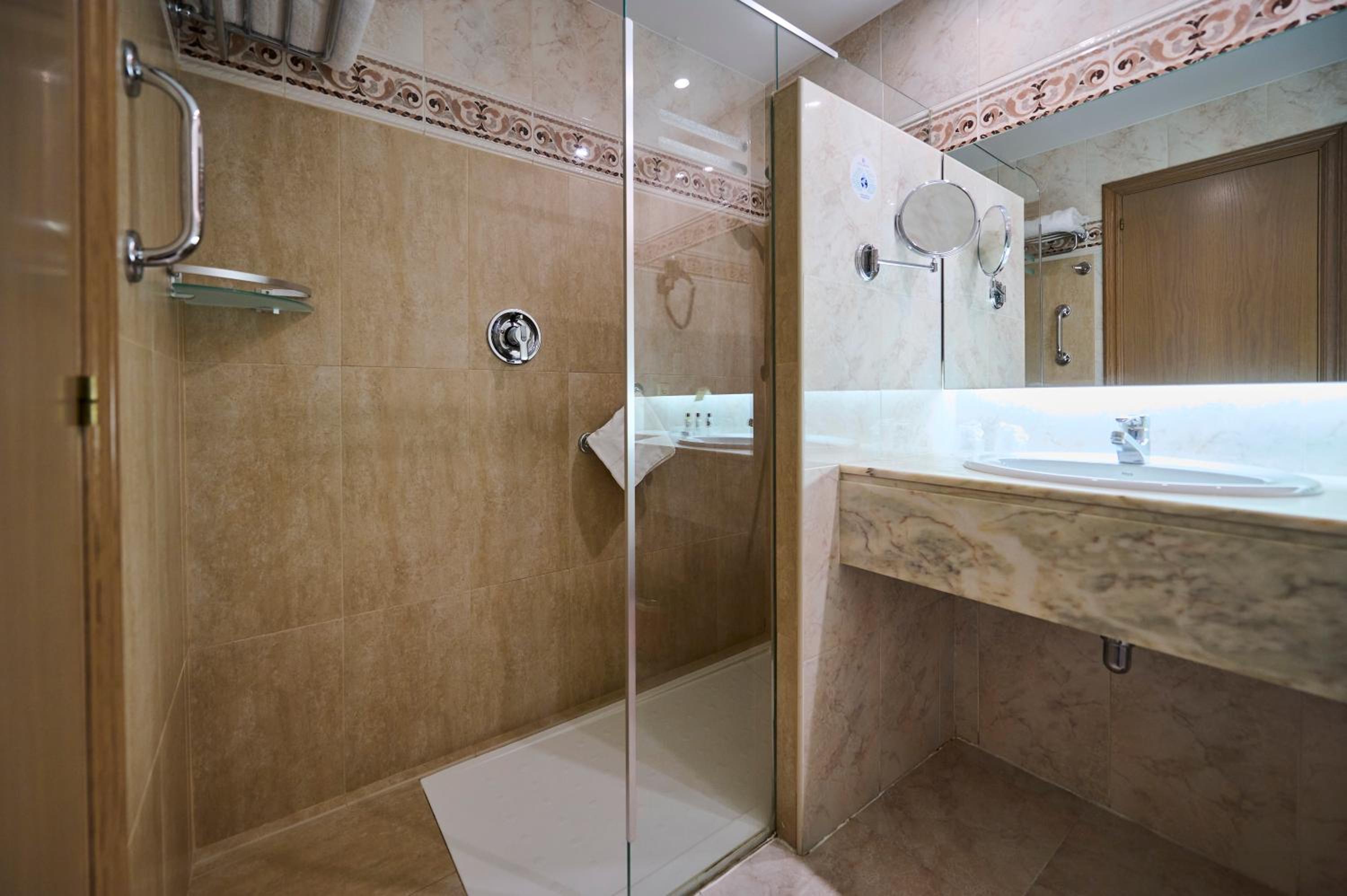 Double Room with Extra Bed (3 Adults)