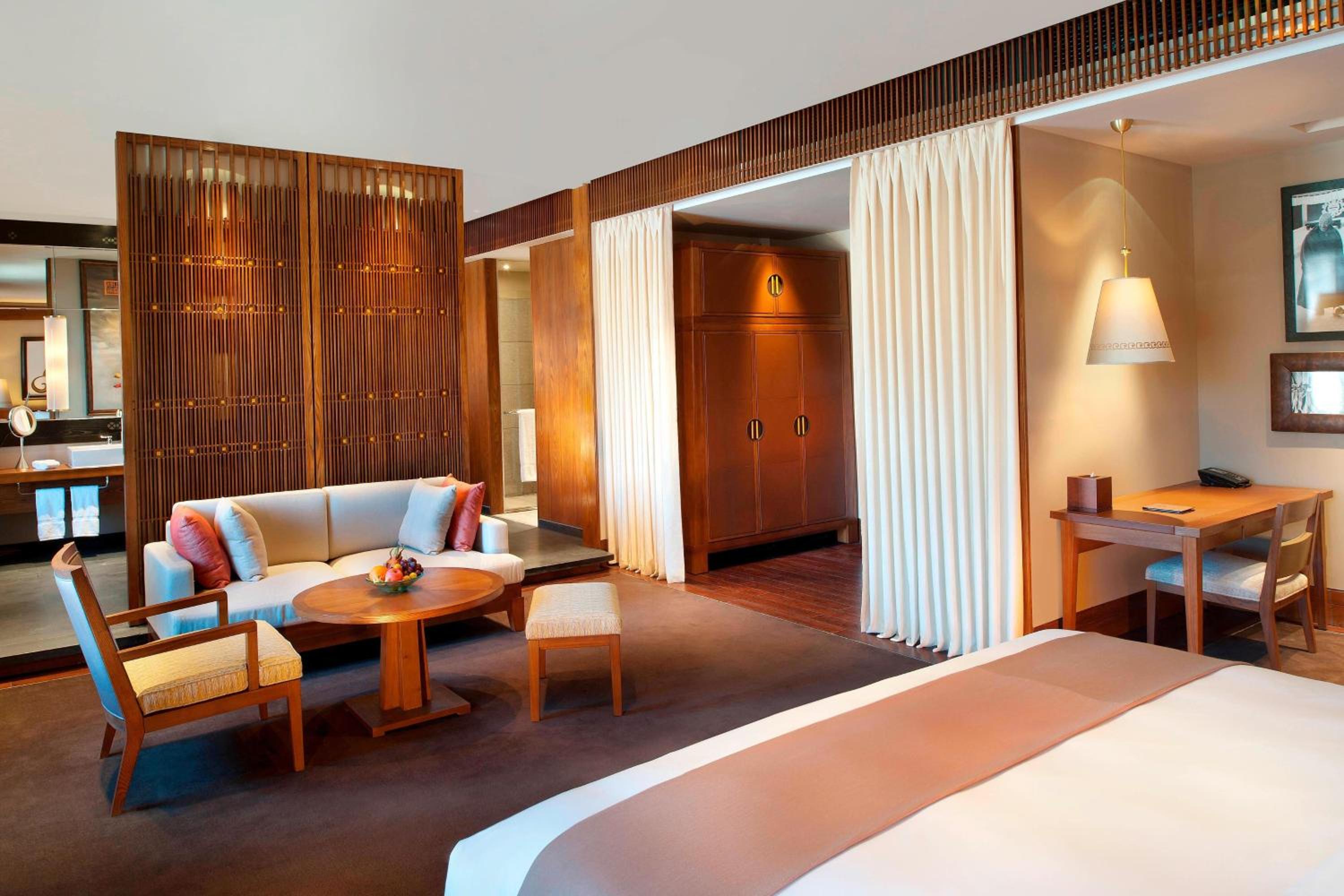 Premium Deluxe King Room