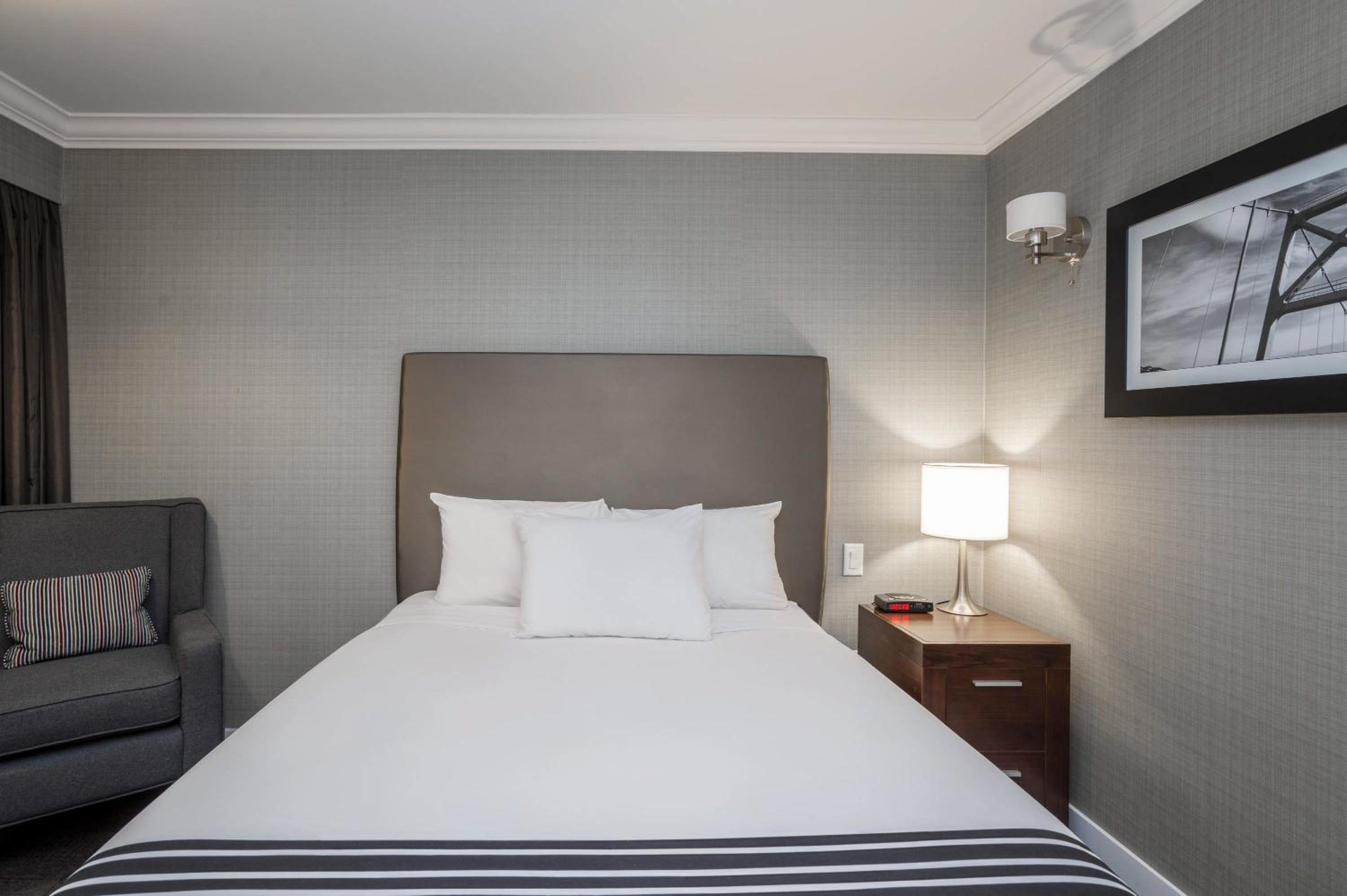 Standard Room, 1 Queen Bed, Selkirk Building