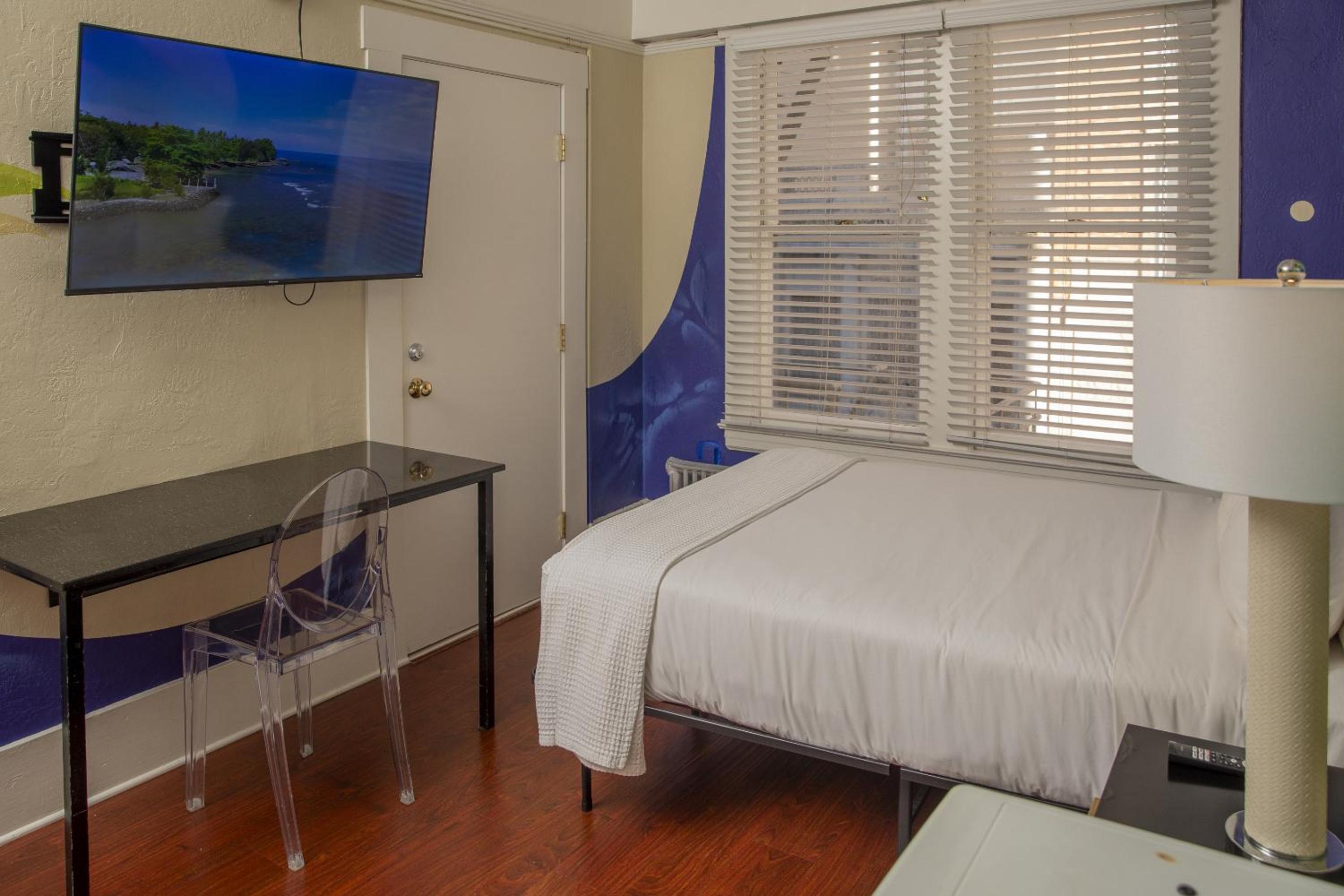 Double Room with Shared Bathroom