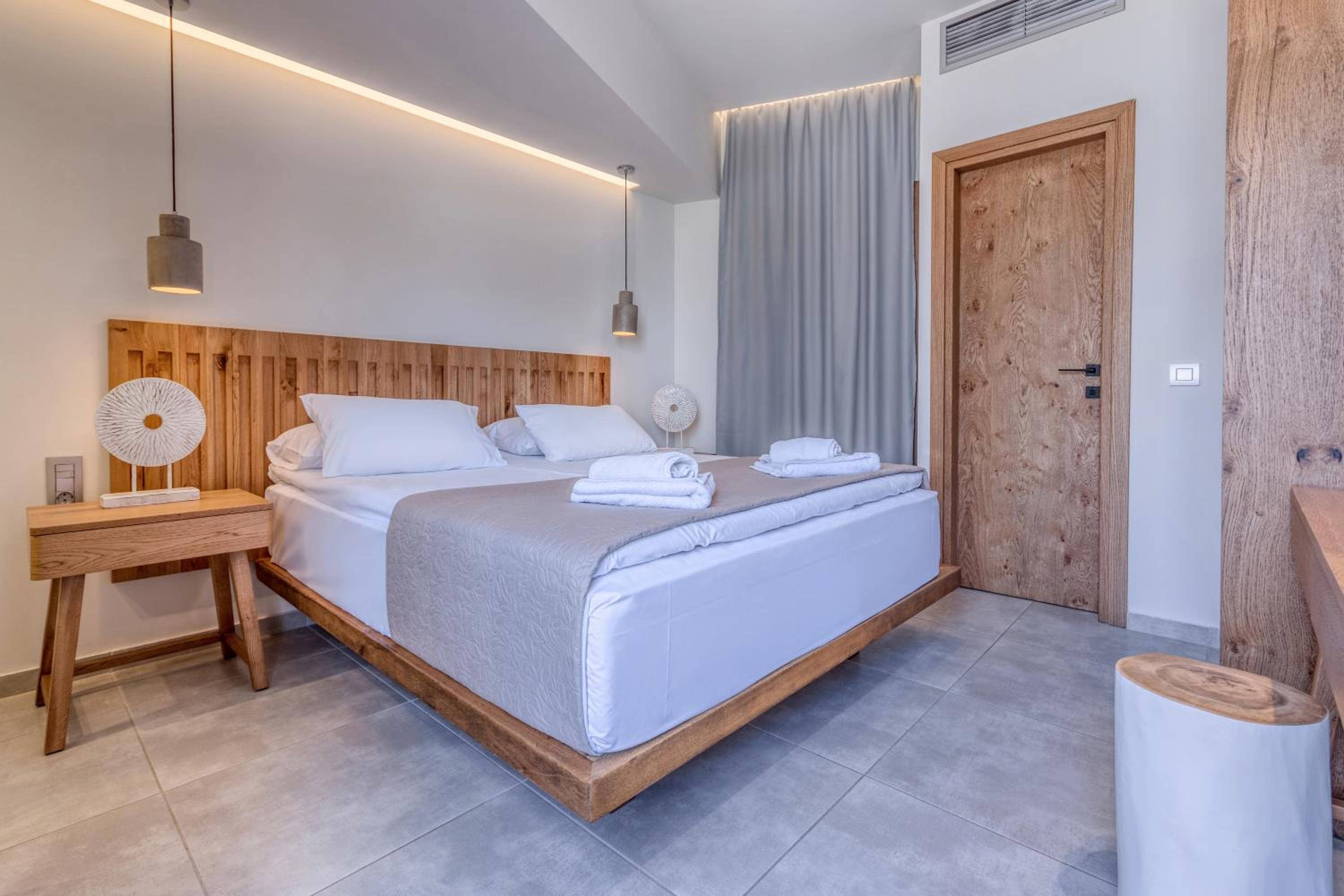 Classic Double Room with Partial Sea View (annex)