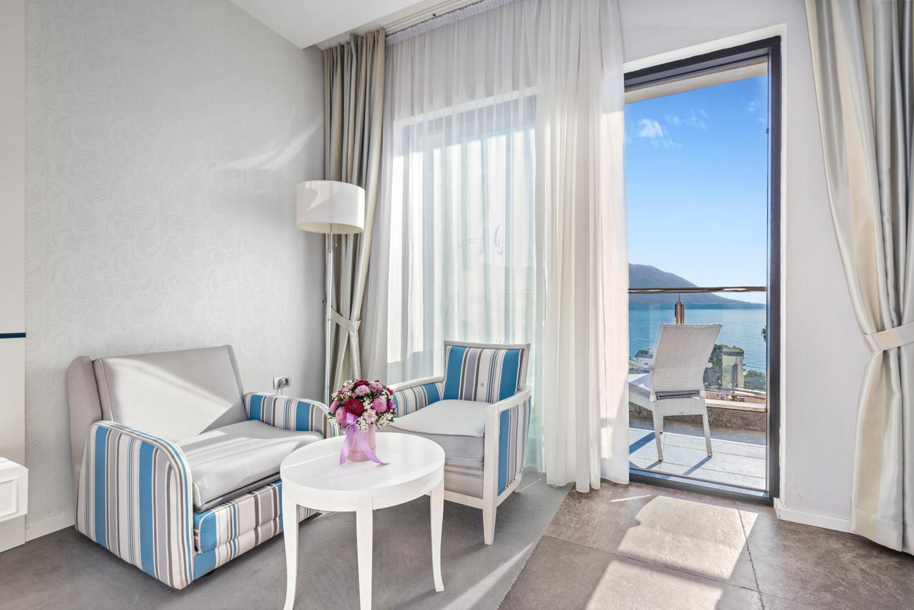 Double or Twin Room with Balcony and Sea View