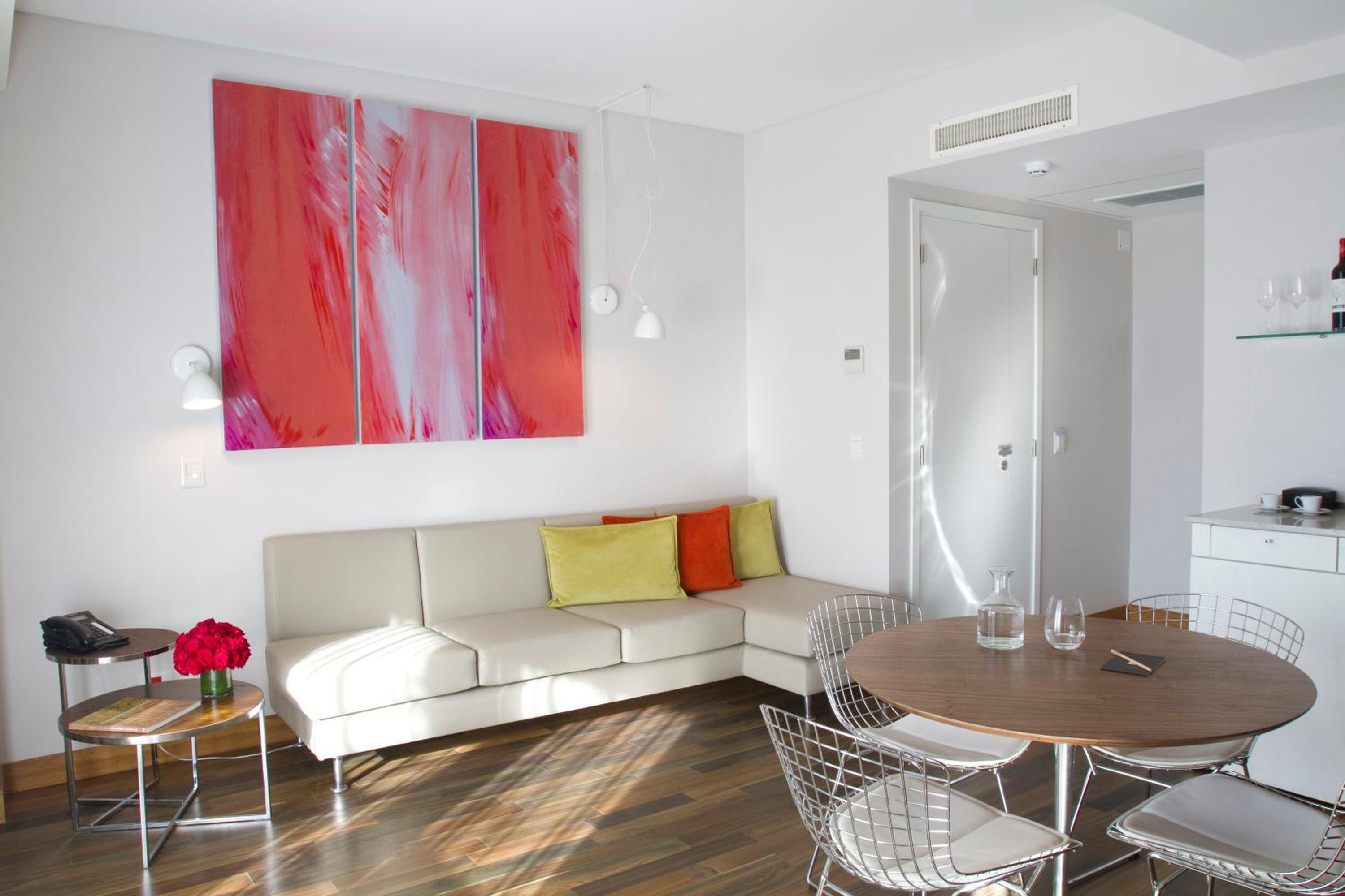 Deluxe One-Bedroom Suite