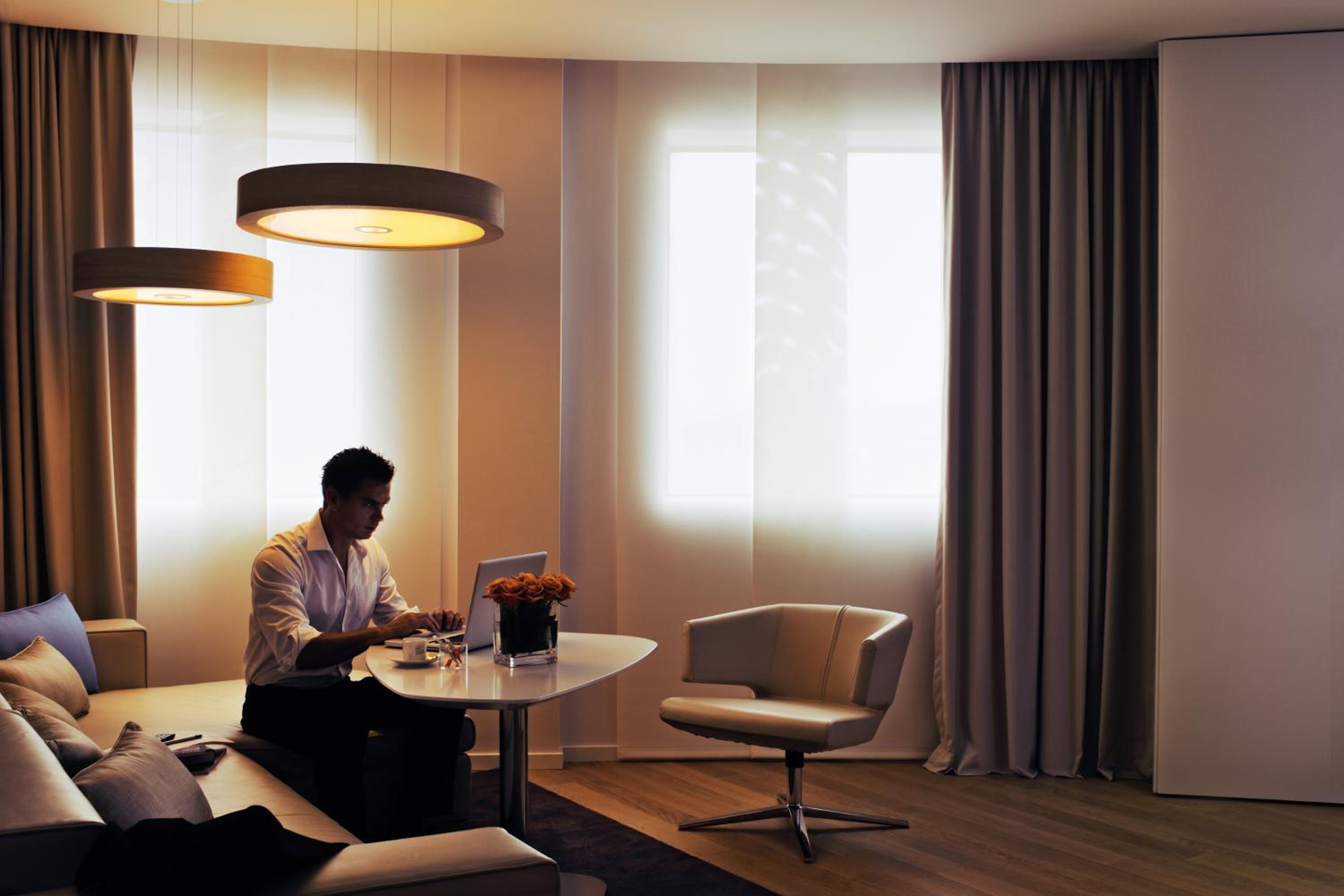 Deluxe King Room with City View