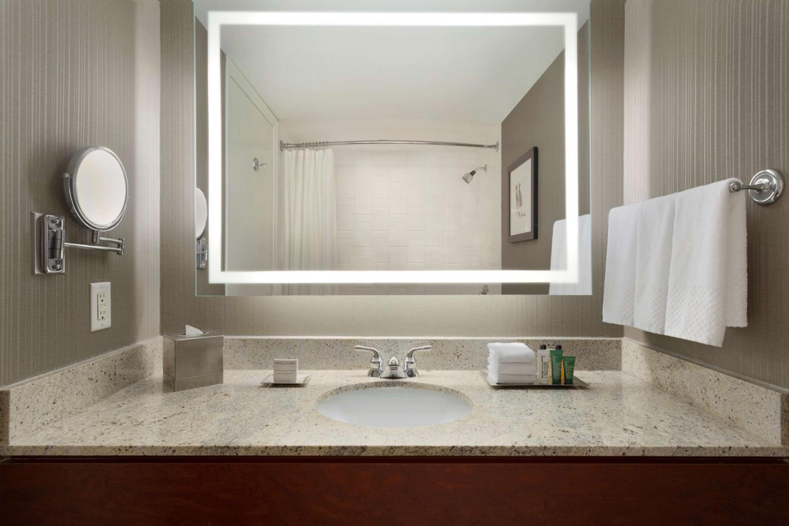 Junior King Suite with Seating Area