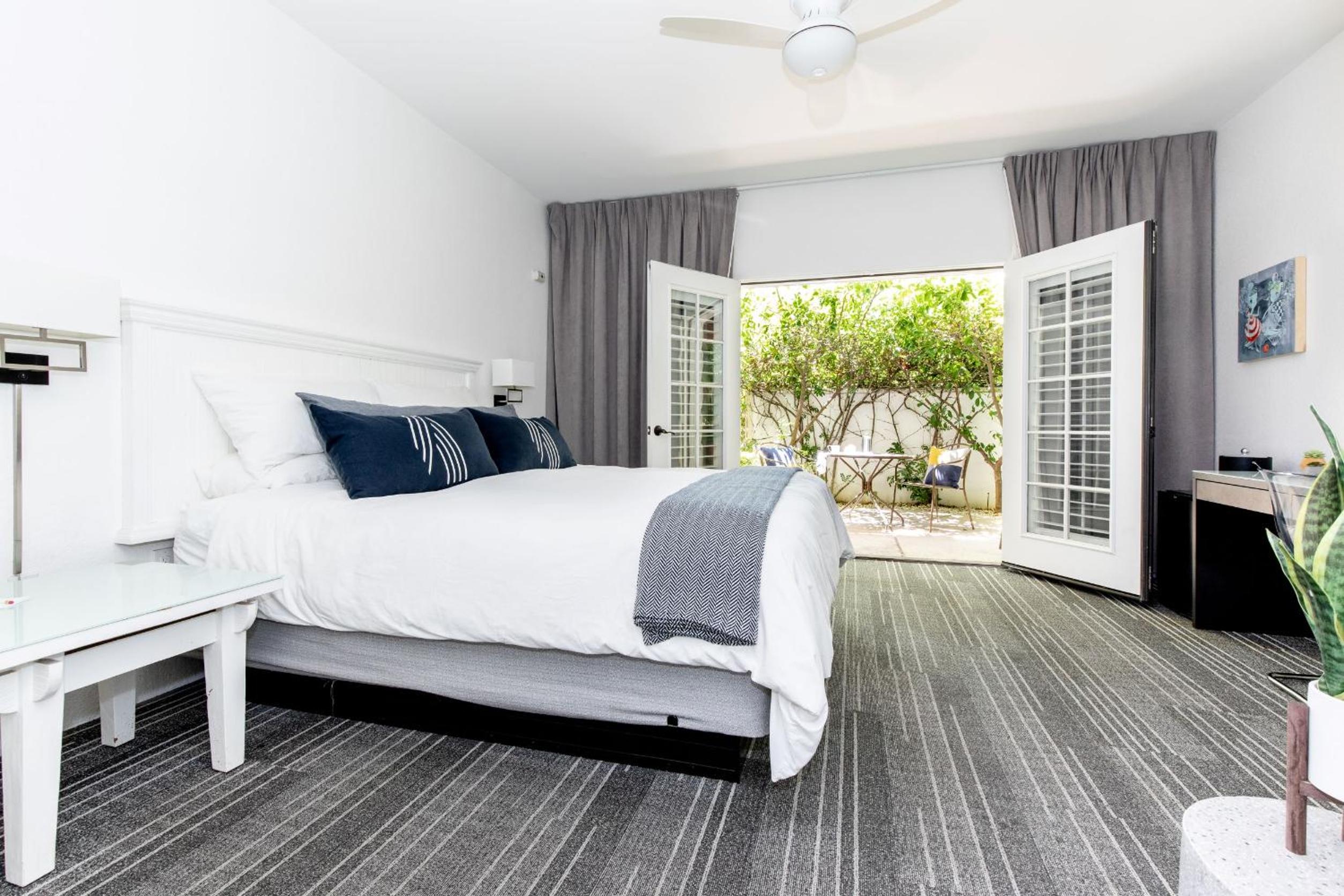 Deluxe King Room with Patio and Fireplace