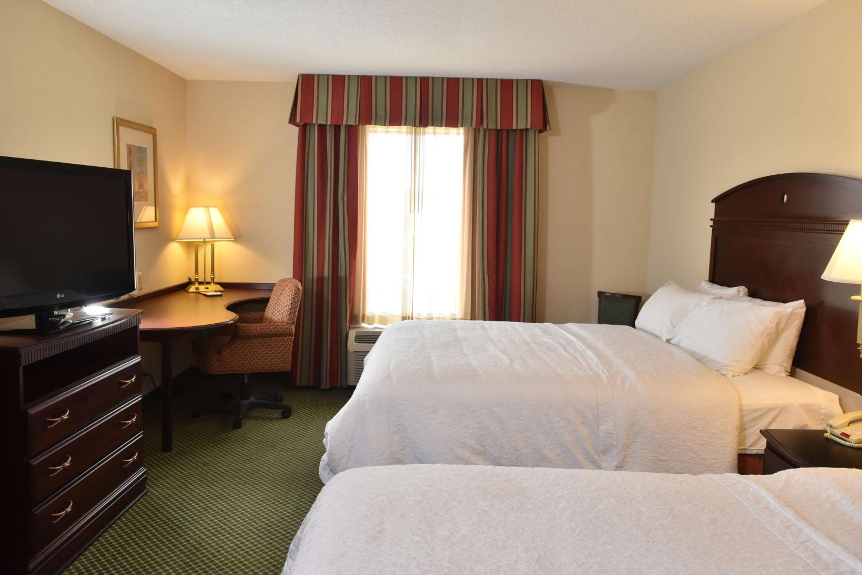 Room with Two Queen Beds - Non-Smoking