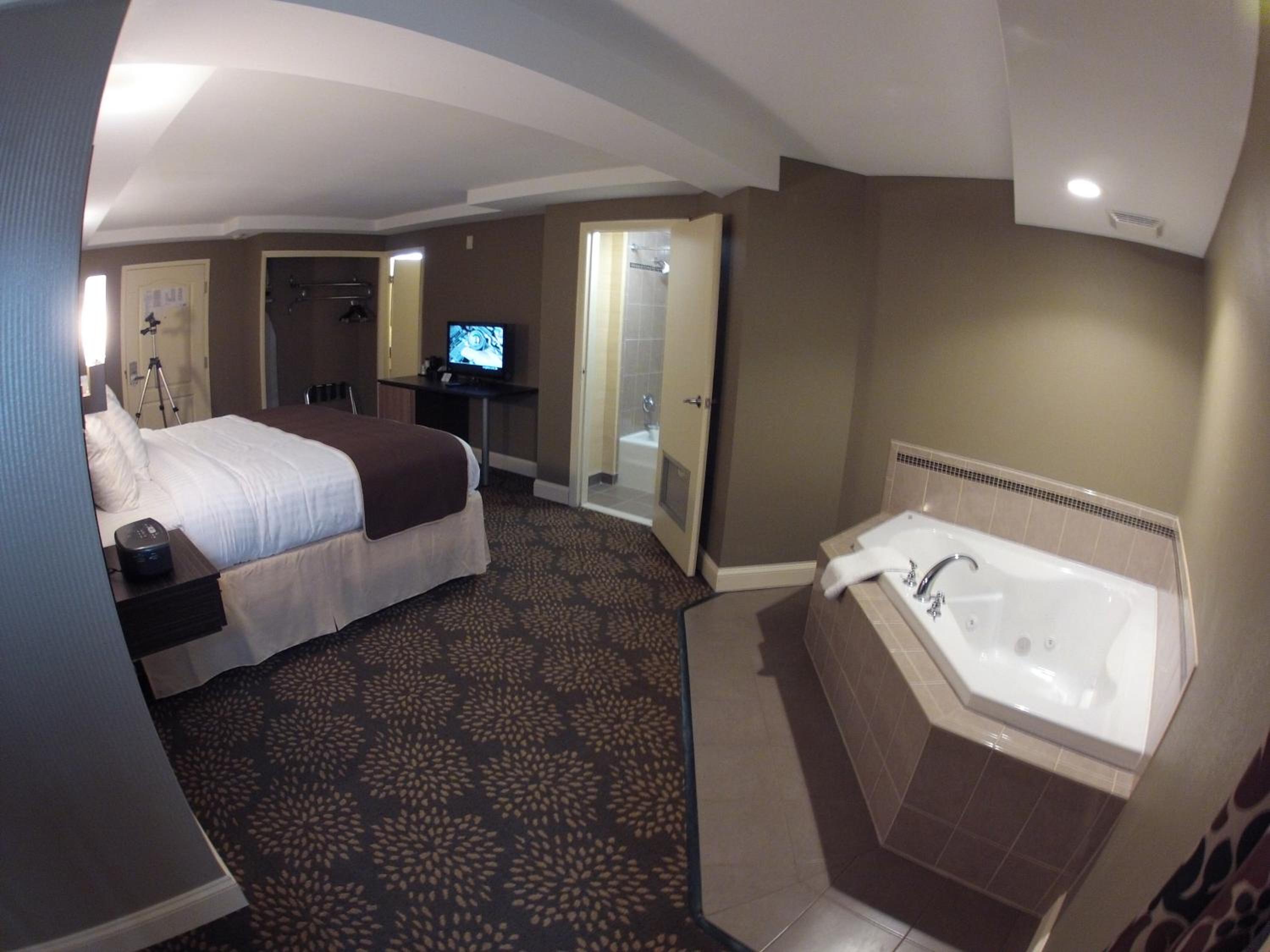 King Room with Spa Bath