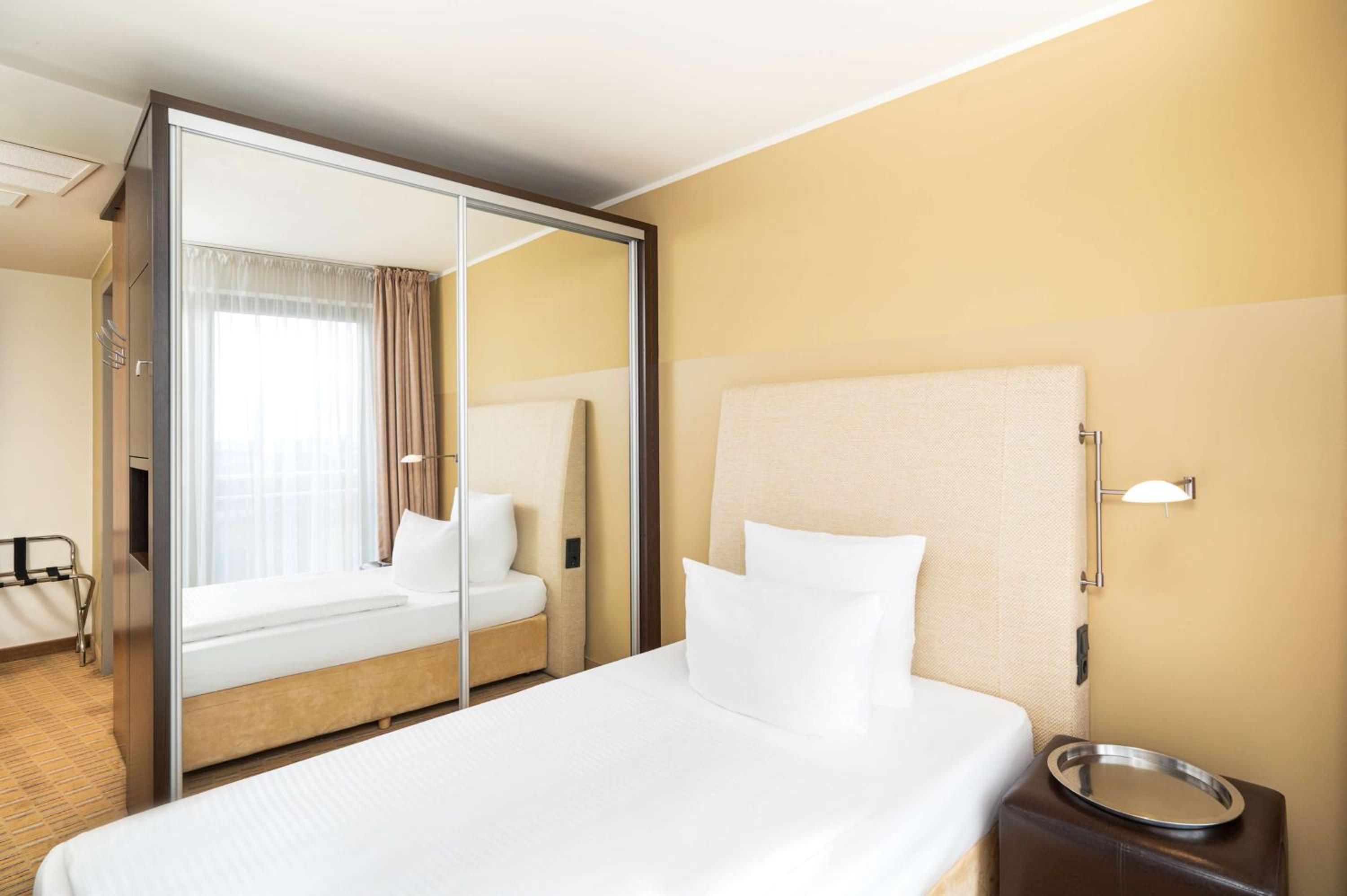 Single Room with Courtyard View