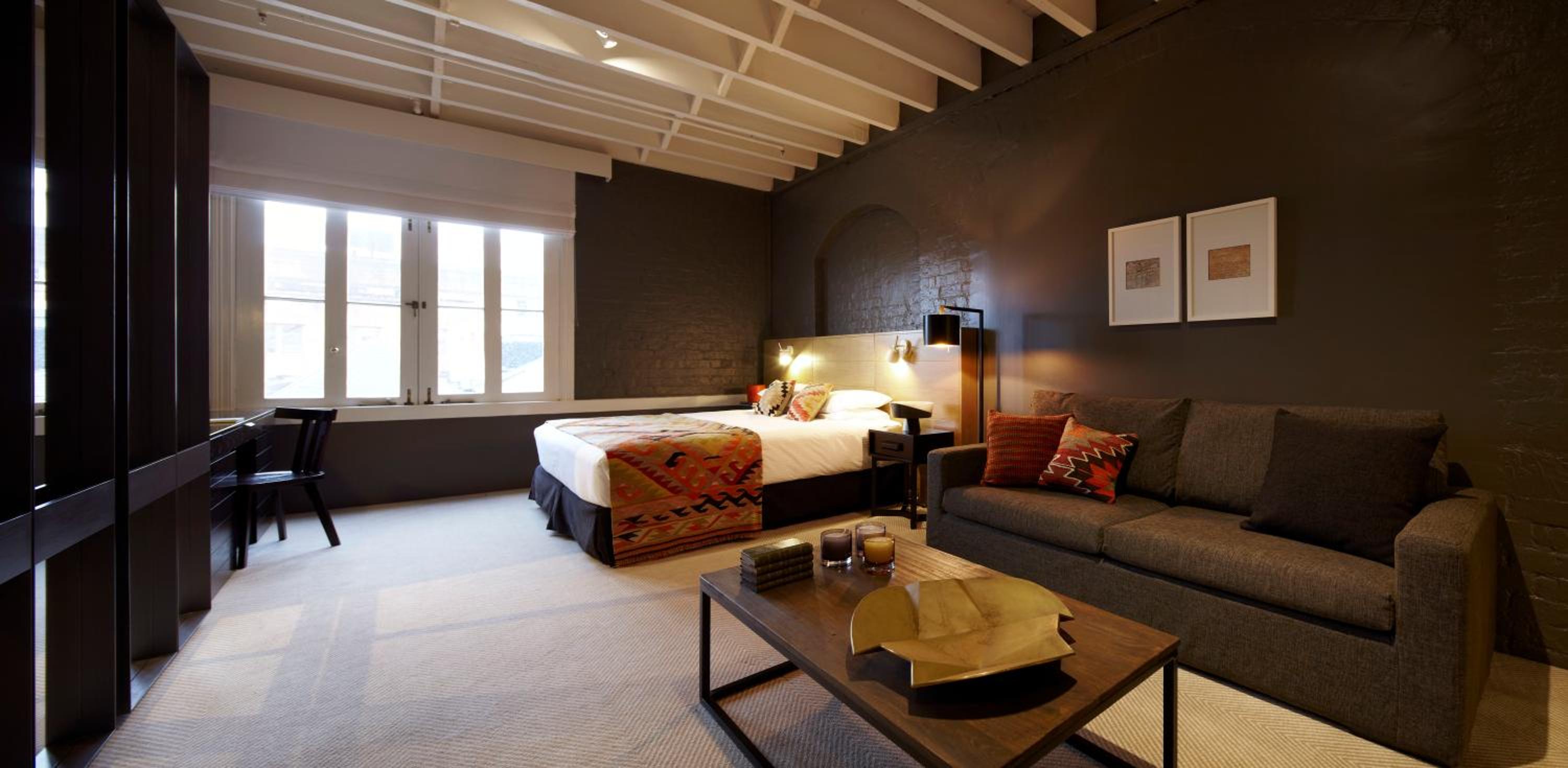Studio King Suite
