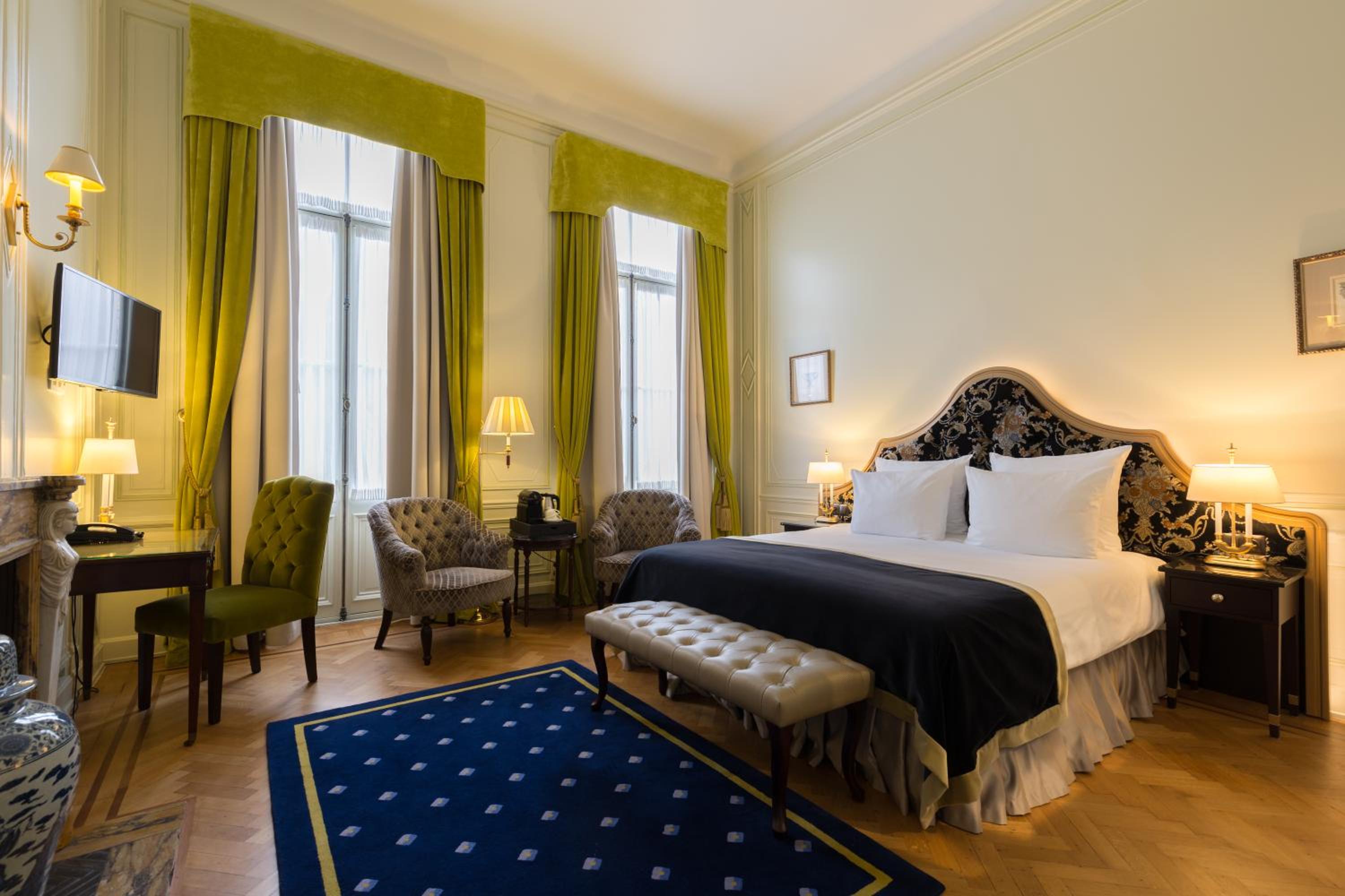 Deluxe Suite
