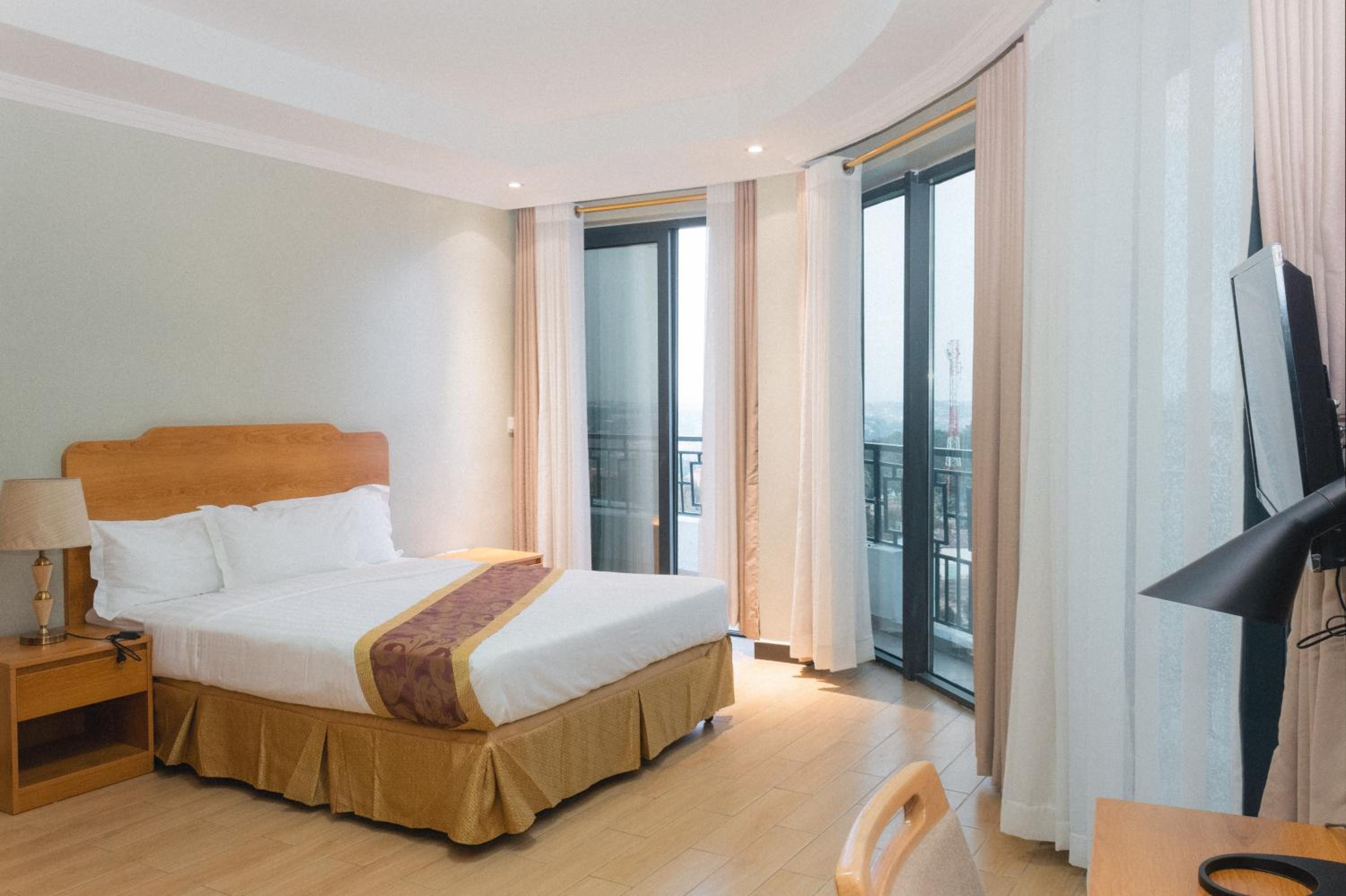 Apartment With Mountain View