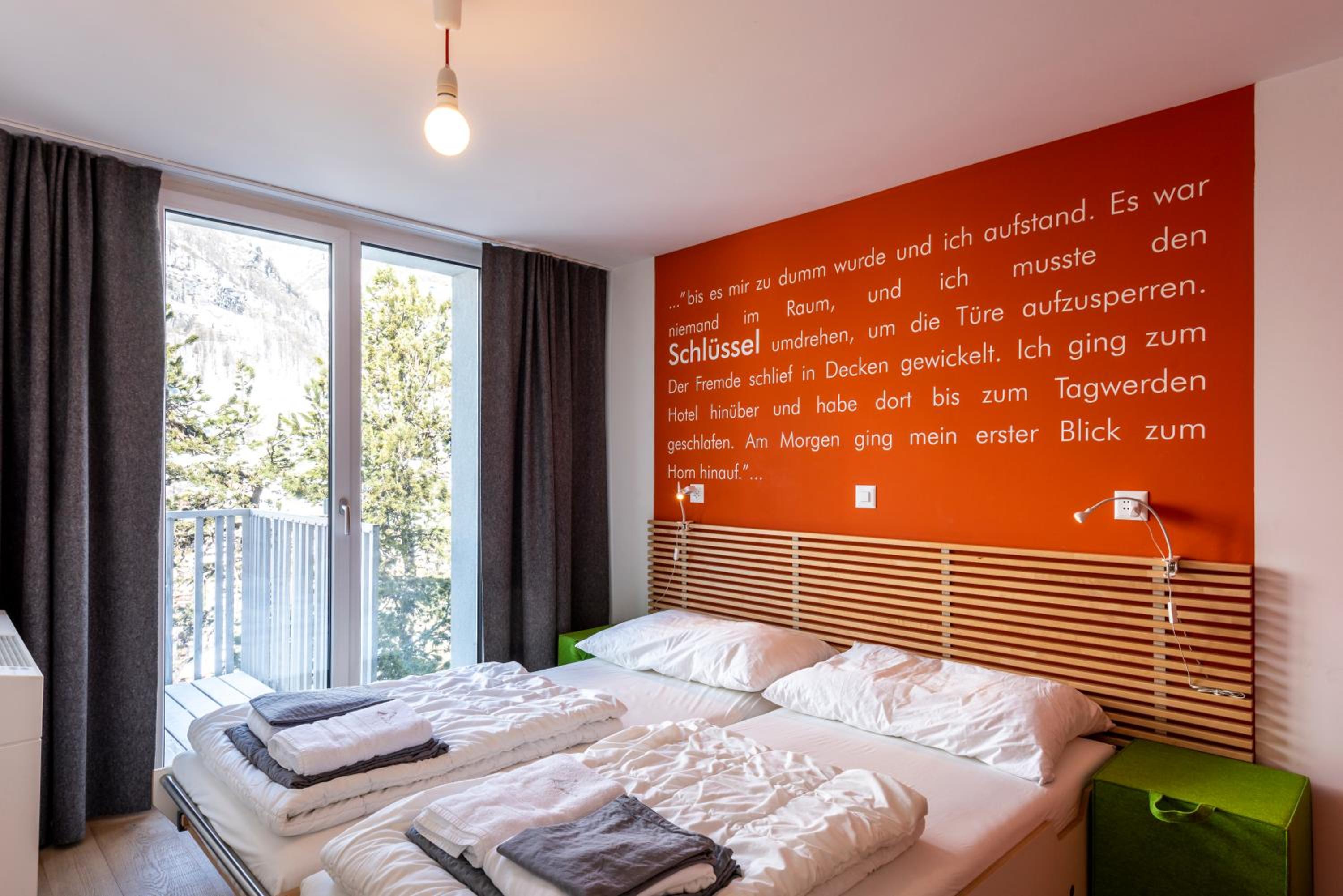 Apartment with Matterhorn view and balcony: 217 ft²/710 ft²