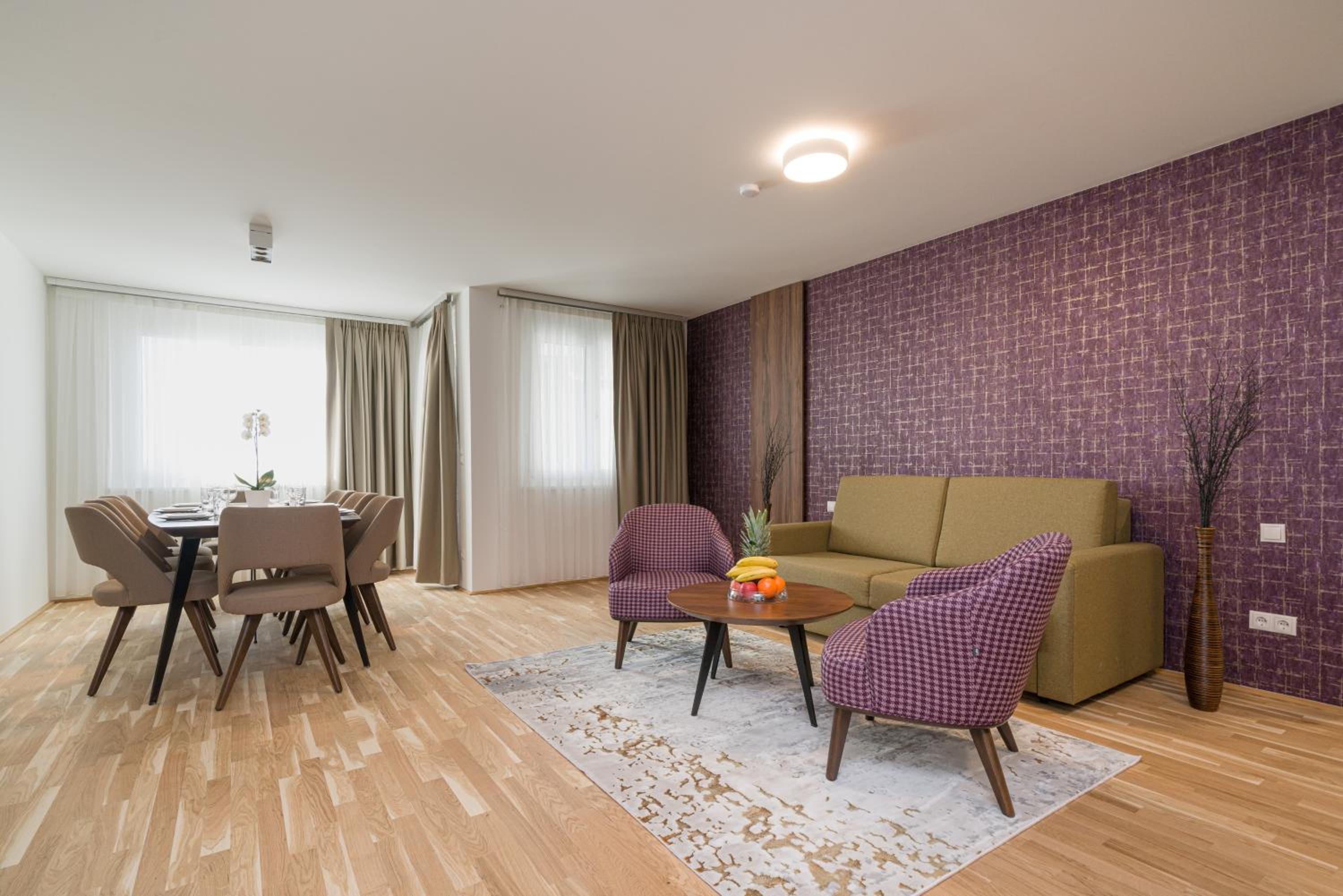 Four-Bedroom Apartment with Balcony 